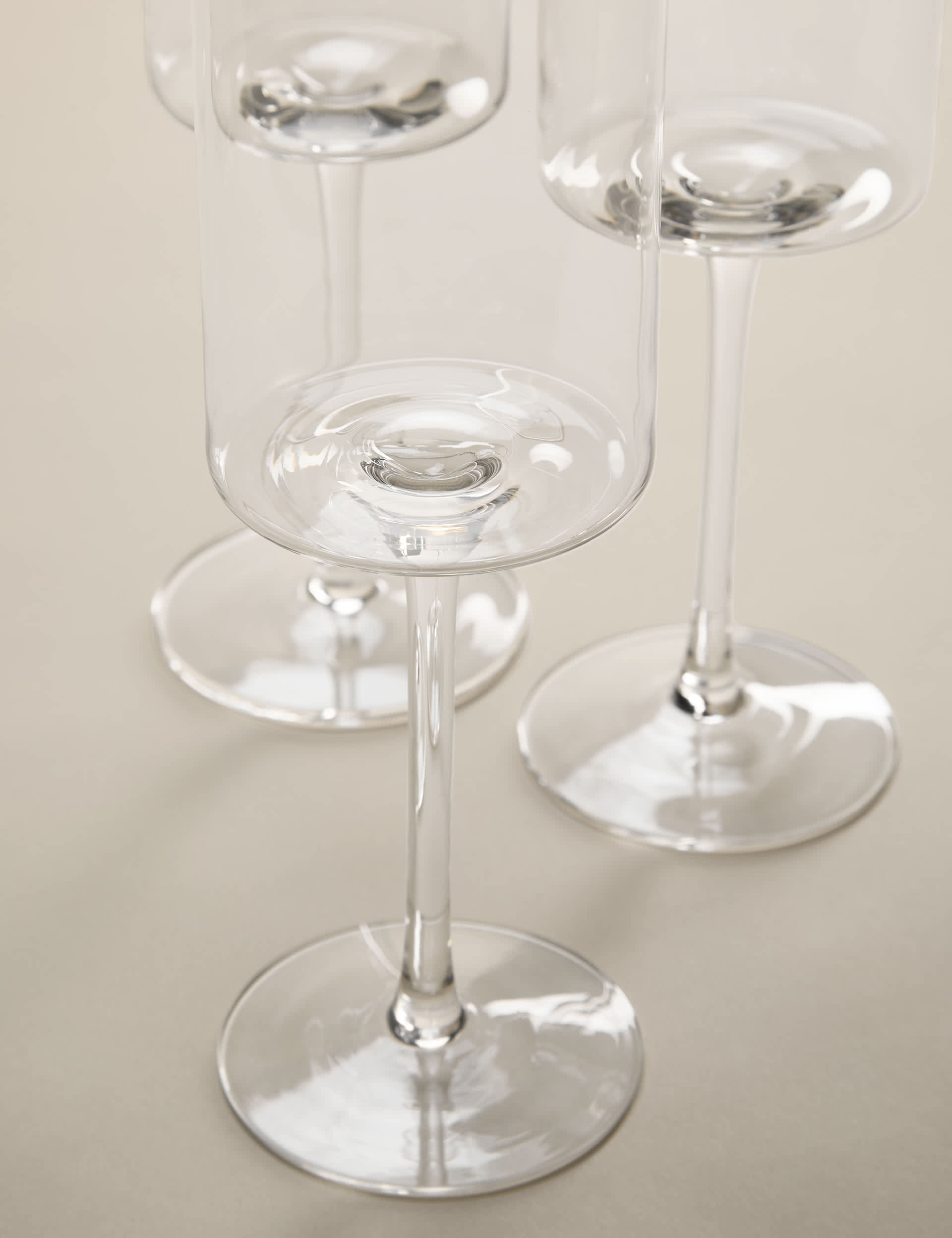 Set of 4 straight sided wine glasses, UK version