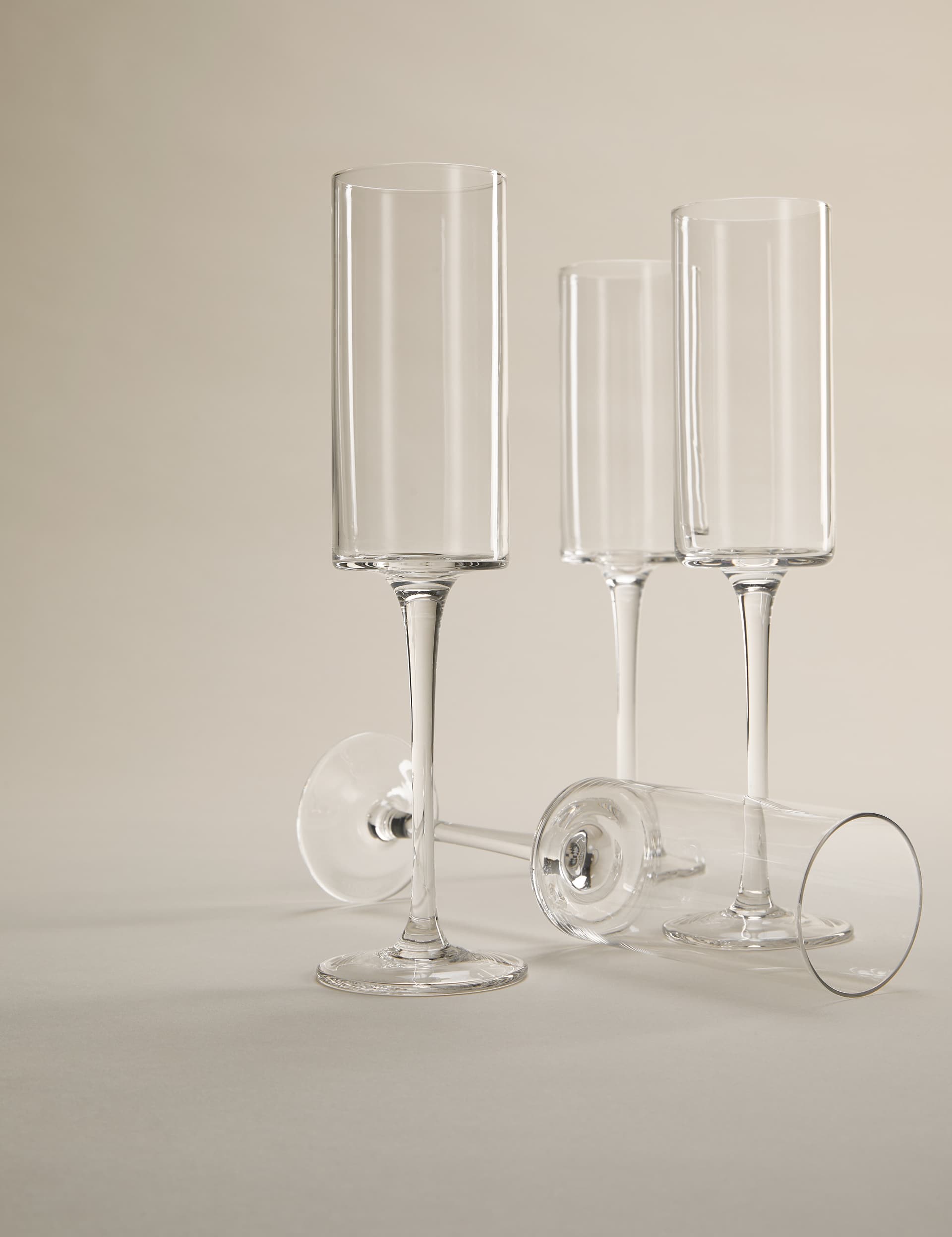 Straight sided champagne flutes set of 4 - British product