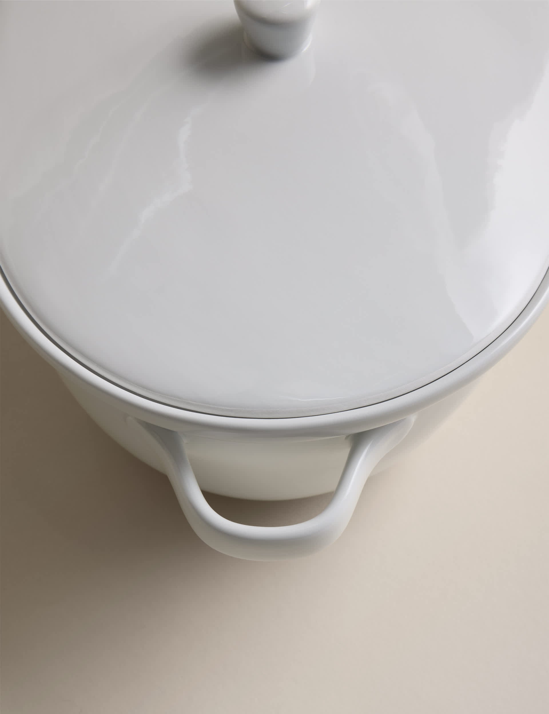 Maxim ceramic casserole dish with lid 33cm (British brand)
