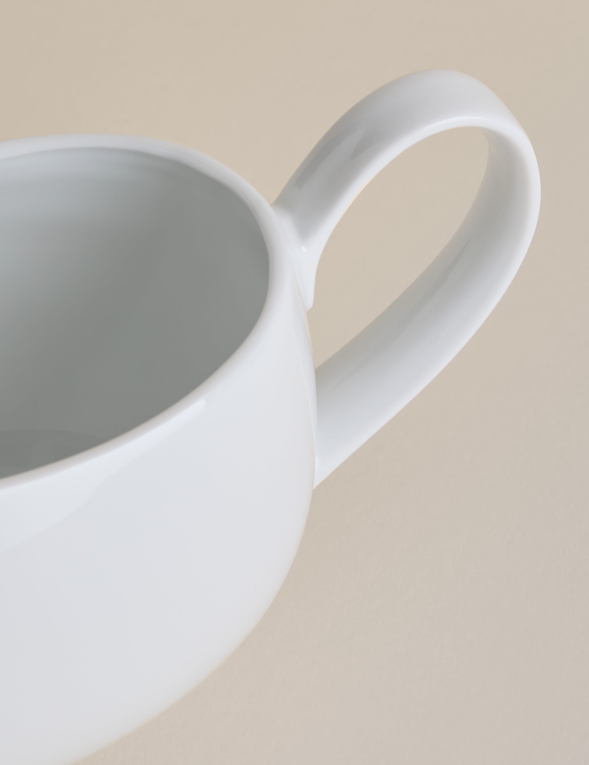 Maxim porcelain gravy boat 23 cm (British brand)