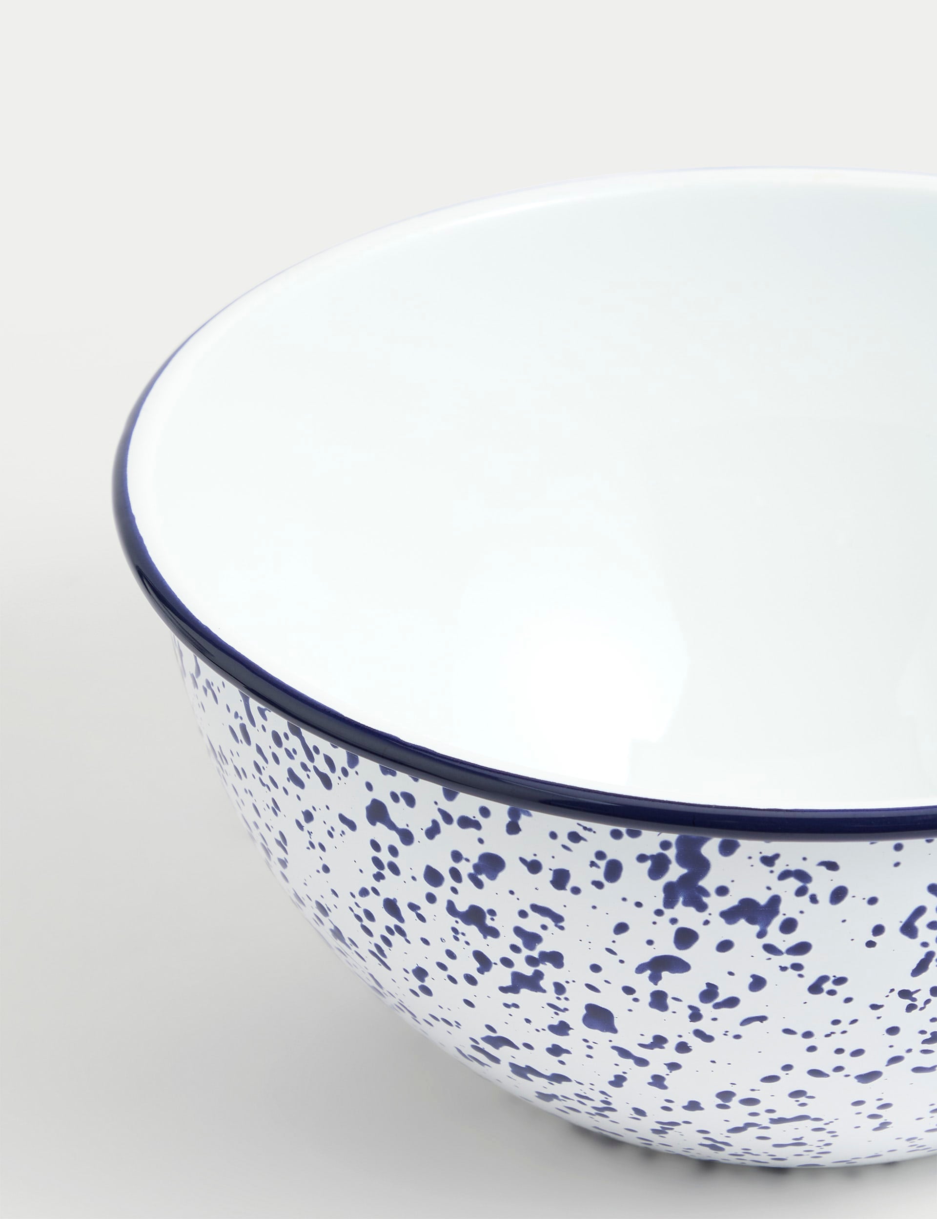 Small enamel mixing bowl 16cm - British product