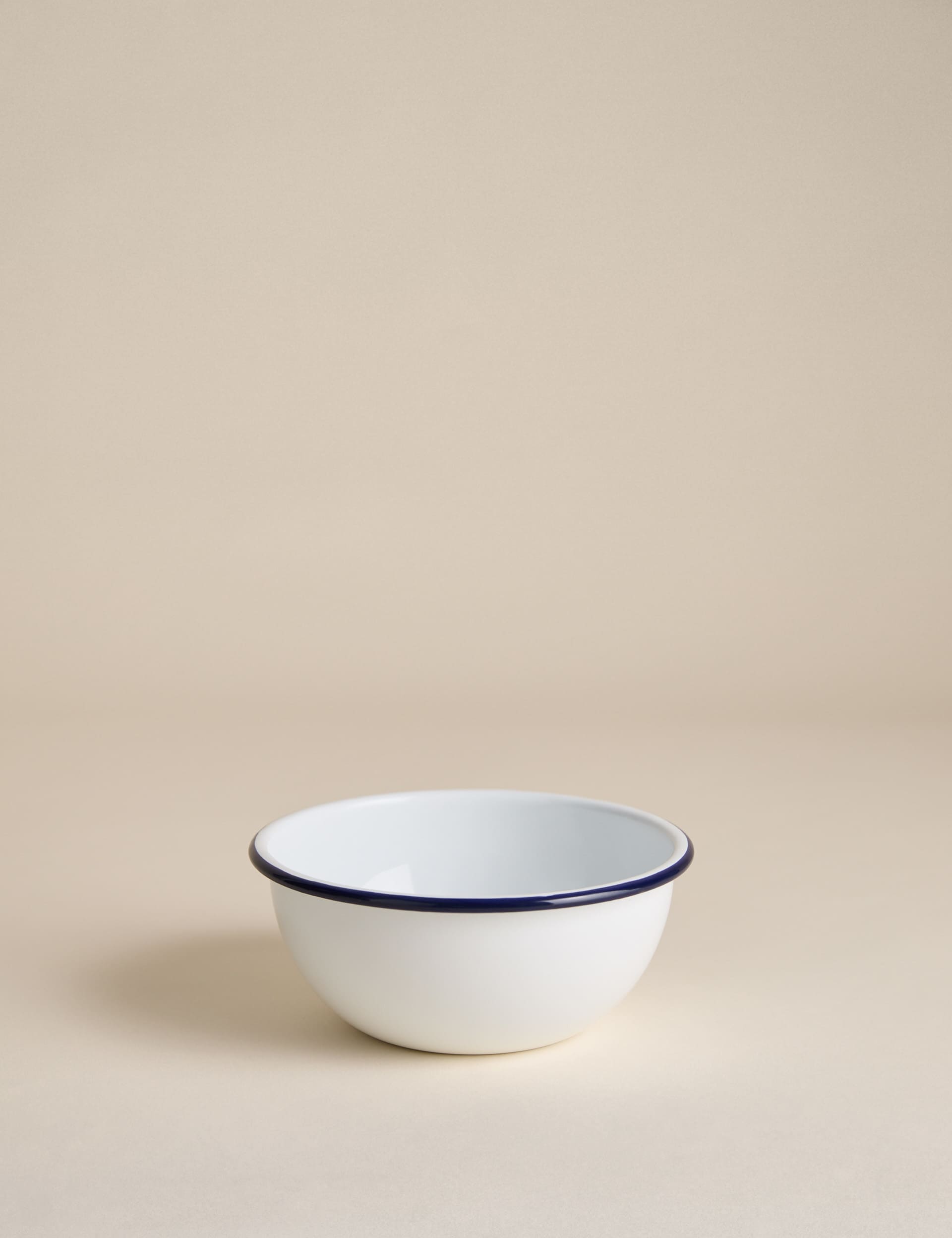 Small enamel mixing bowl 16cm - British product