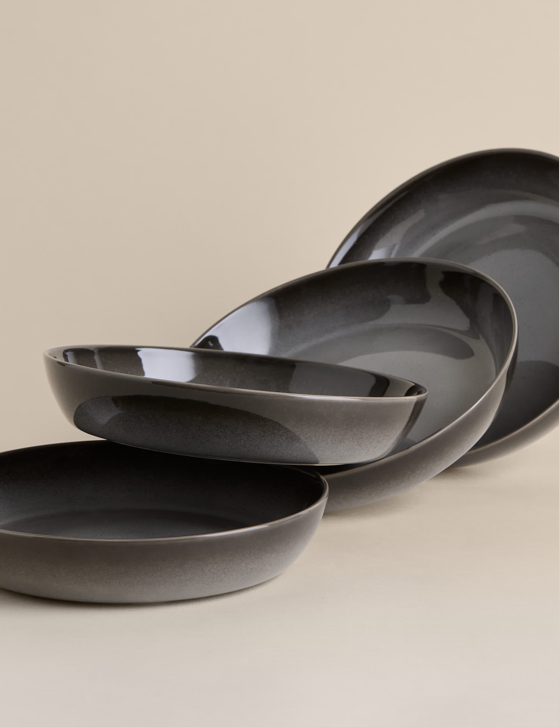 Reactive pasta bowls set of 4 (British brand)