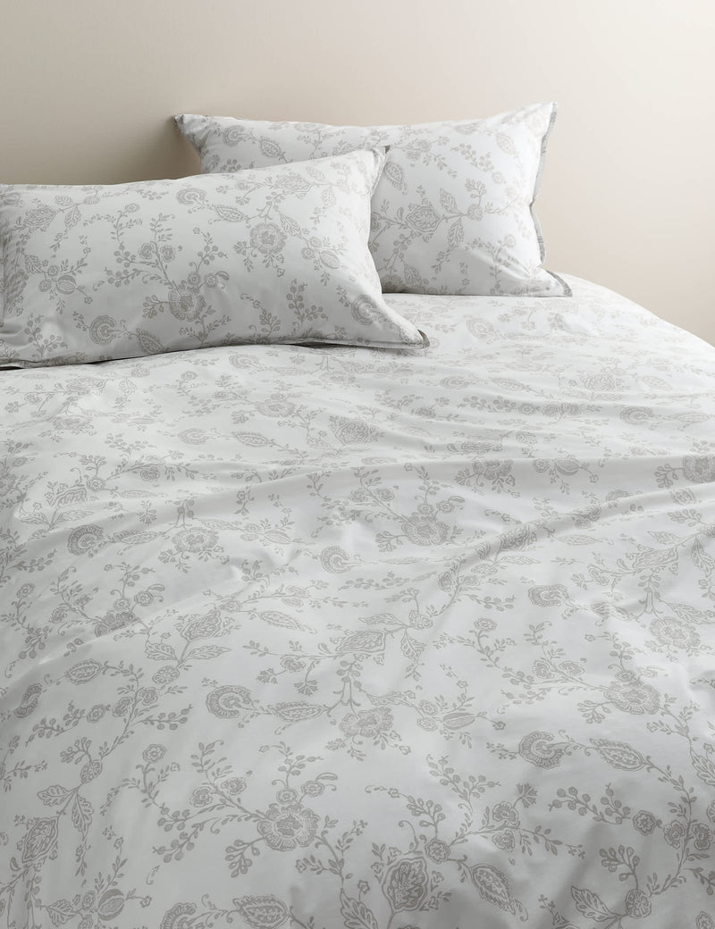 Cotton rich trailing floral bedding set, imported from the UK