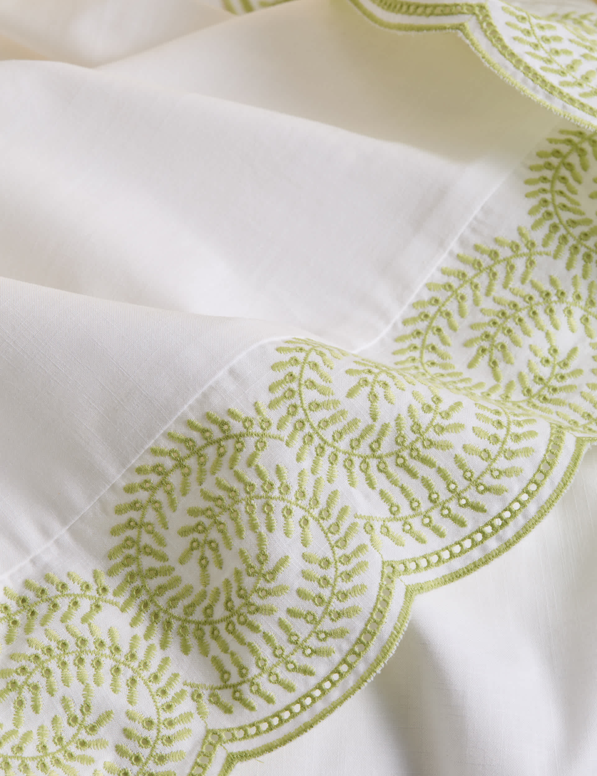 Pure cotton embroidered bedding set - British product