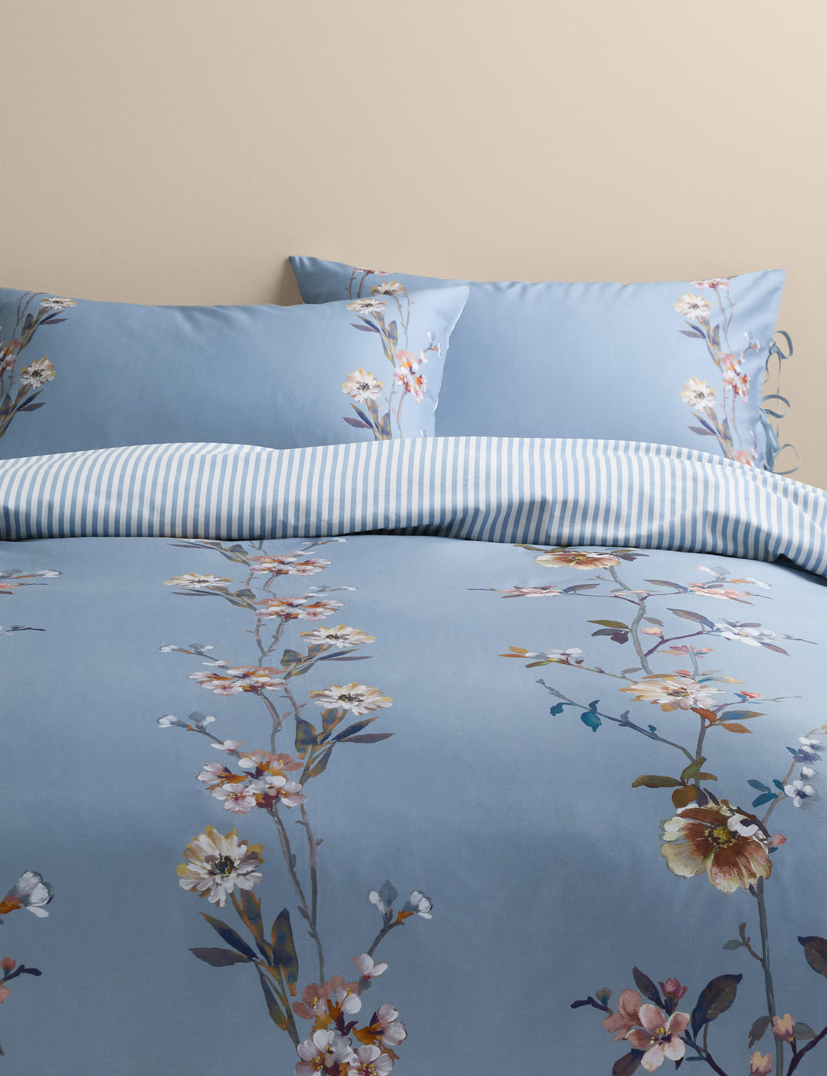 Pure Cotton Trailing Blooms Bedding Set