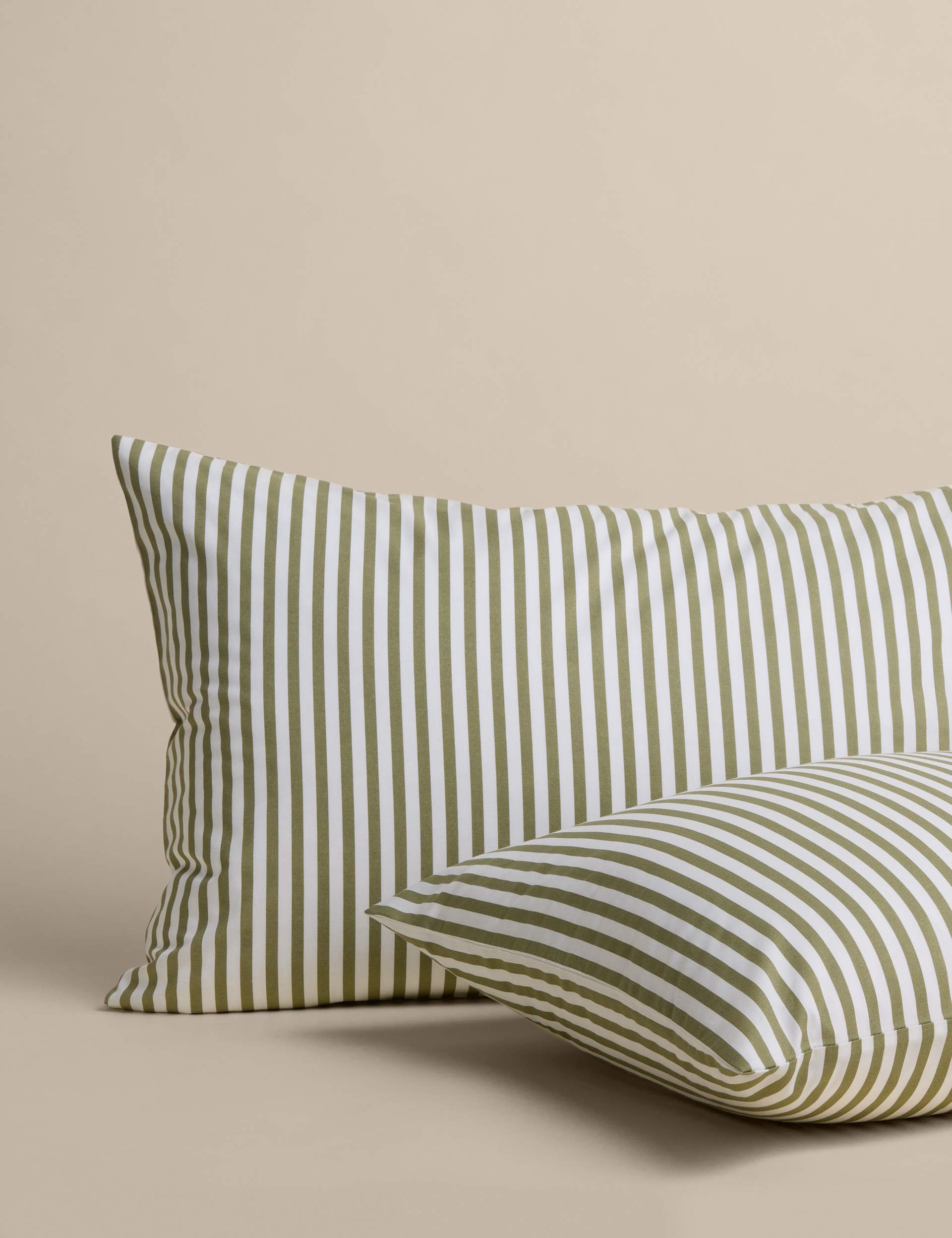 Cotton Blend Simple Stripe Bedding Set