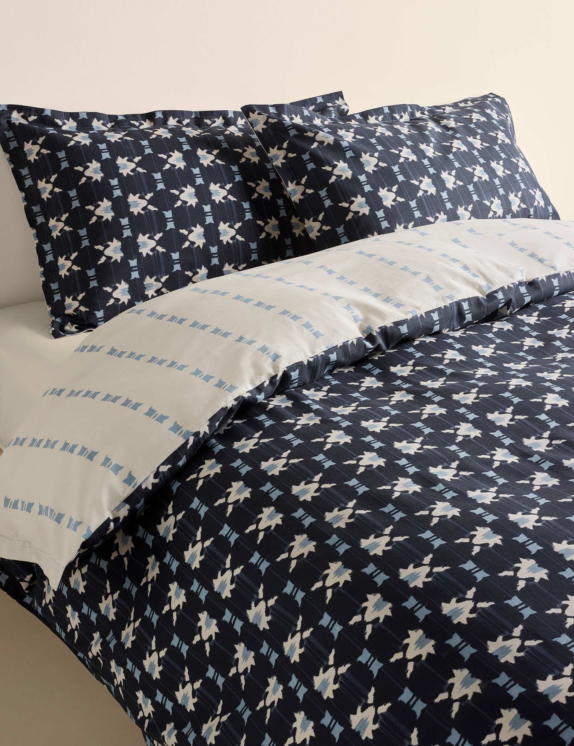 Pure cotton geometric shibori inspired bedding set (British brand)