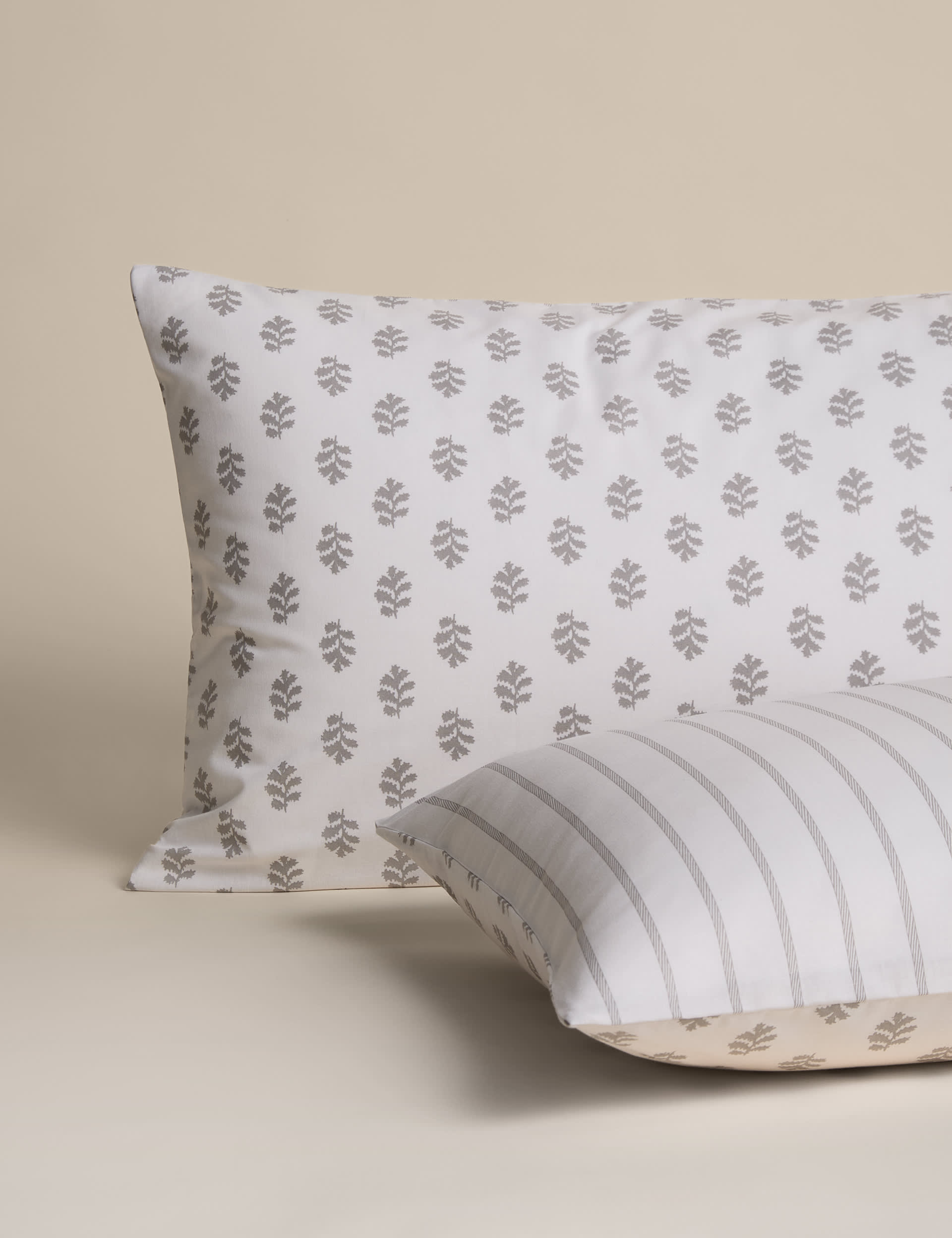 Cotton blend mini leaf bedding set, imported from the UK