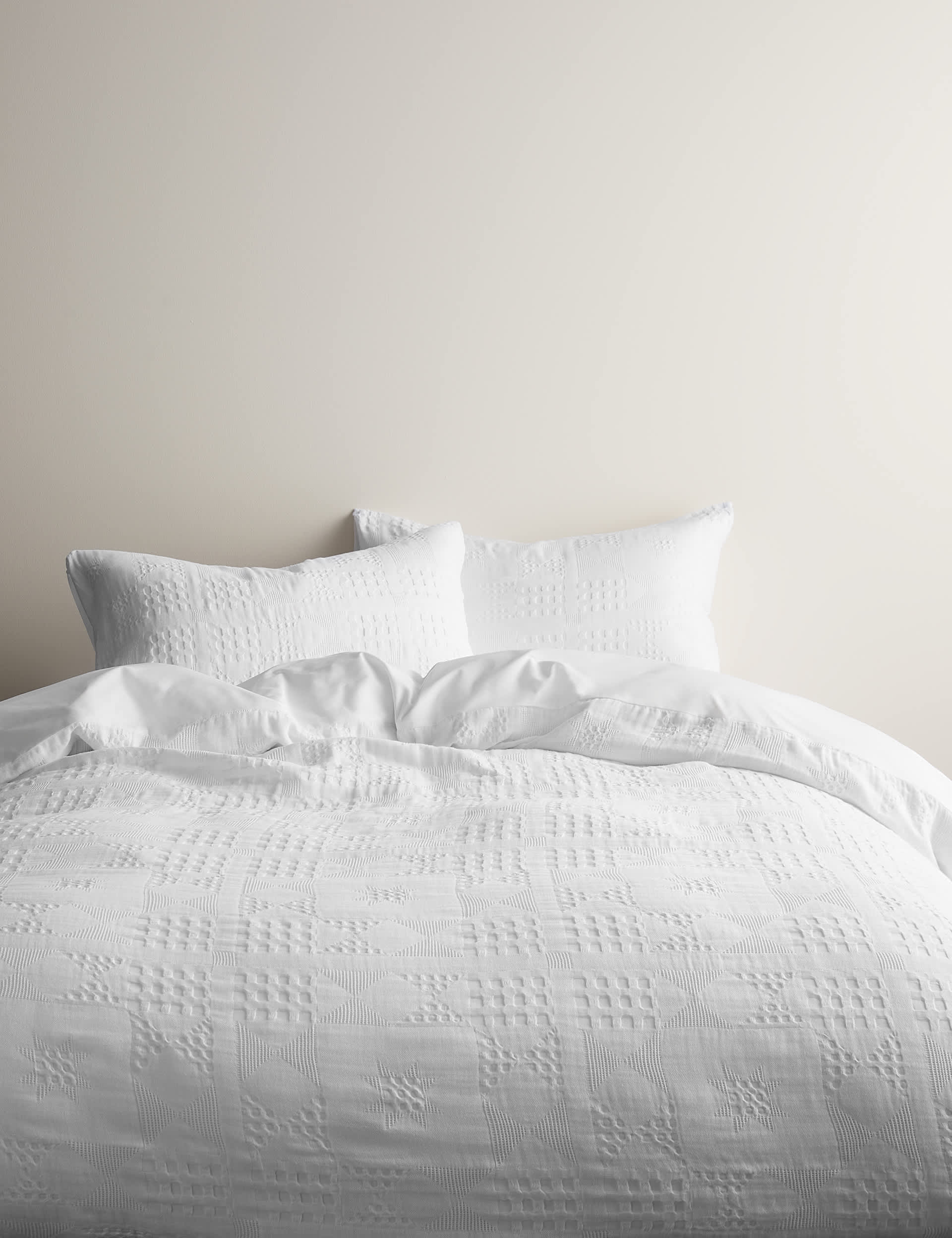 Pure cotton geometric jacquard bedding set - British product