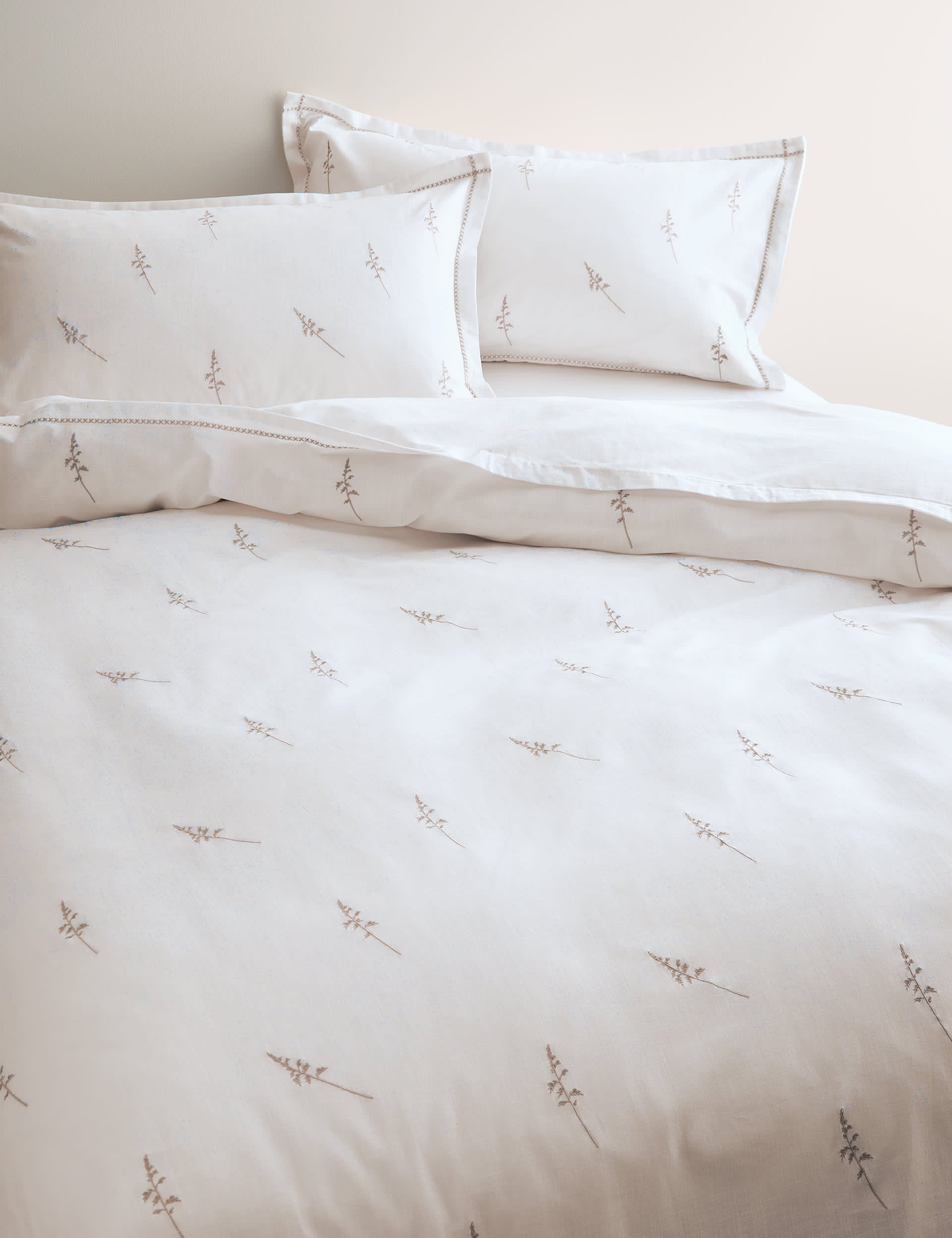 Pure cotton embroidered sprig bedding set, British product