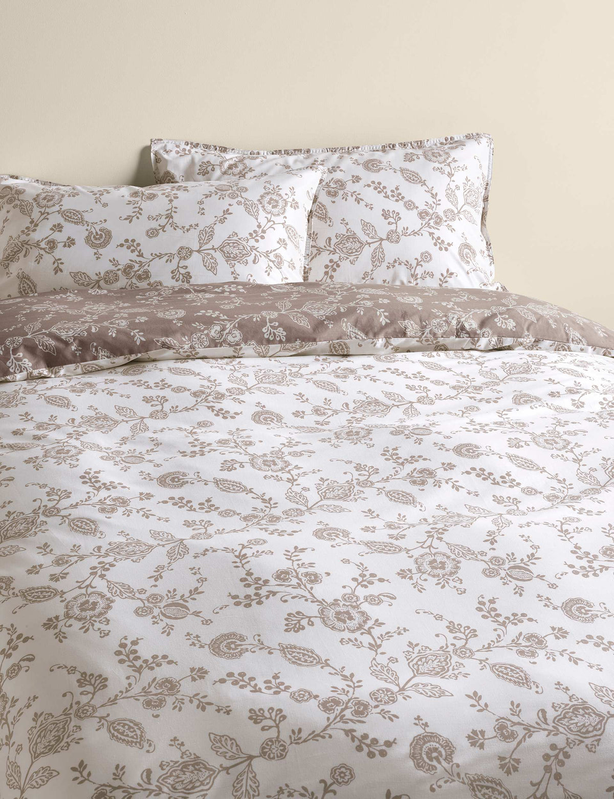 Cotton Rich Trailing Floral Bedding Set