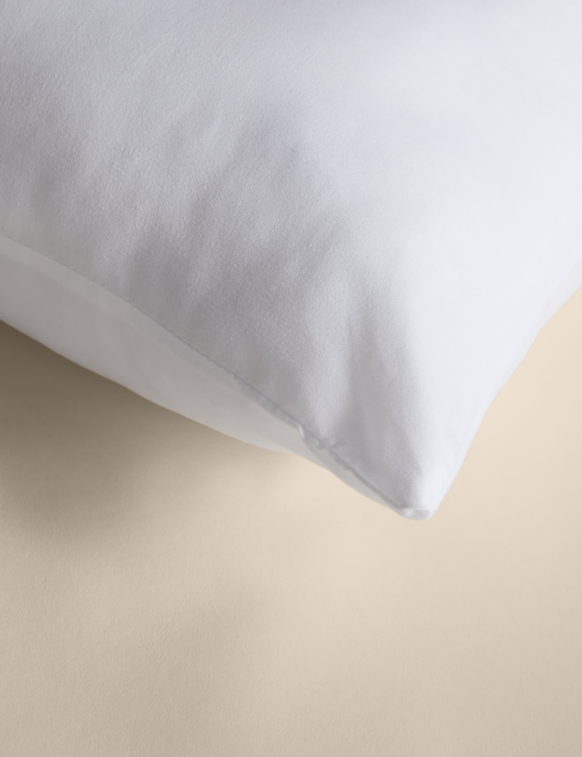 Firm allergy protection pillows 2 pack - British product