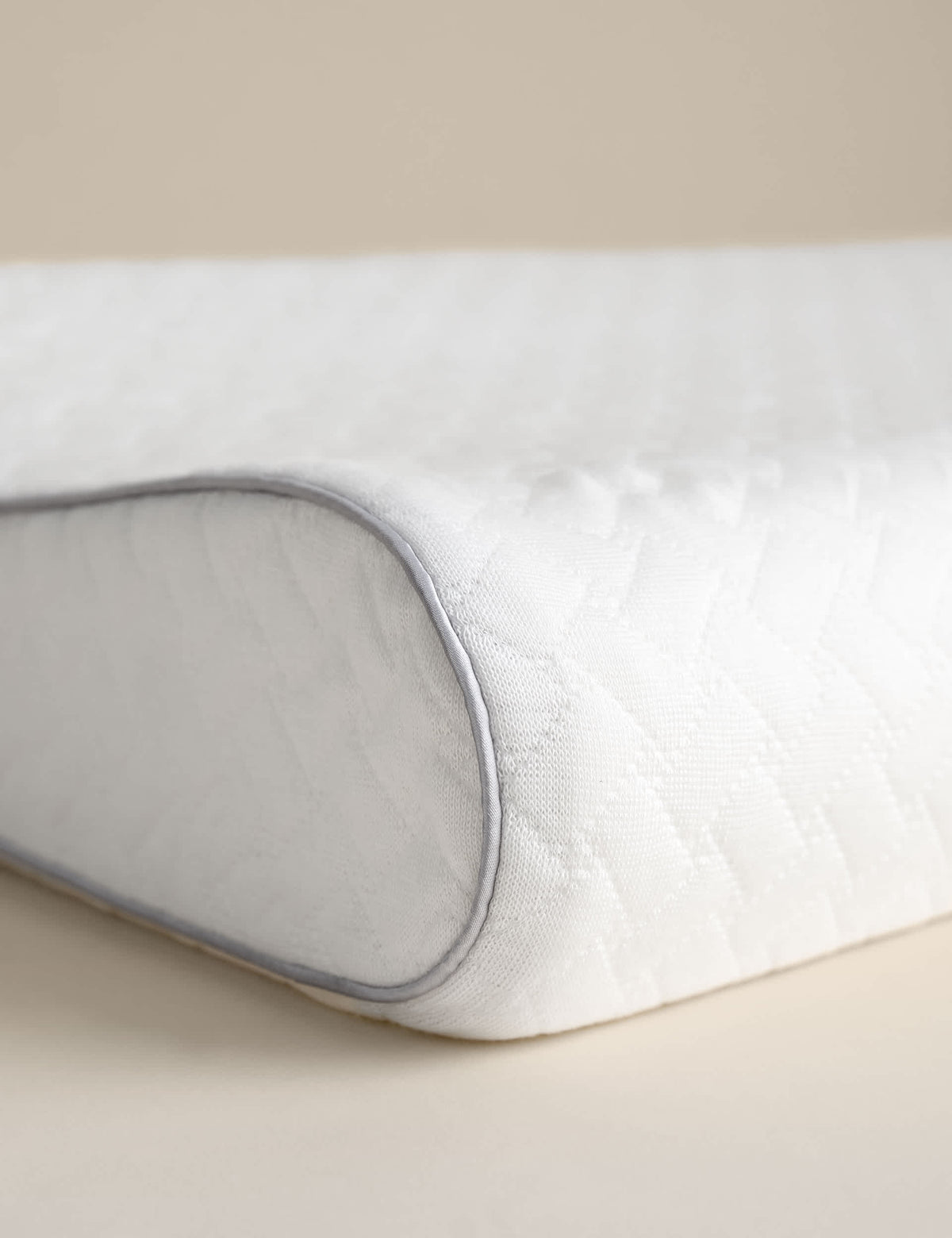 Memory foam cooling contour support pillow, UK version
