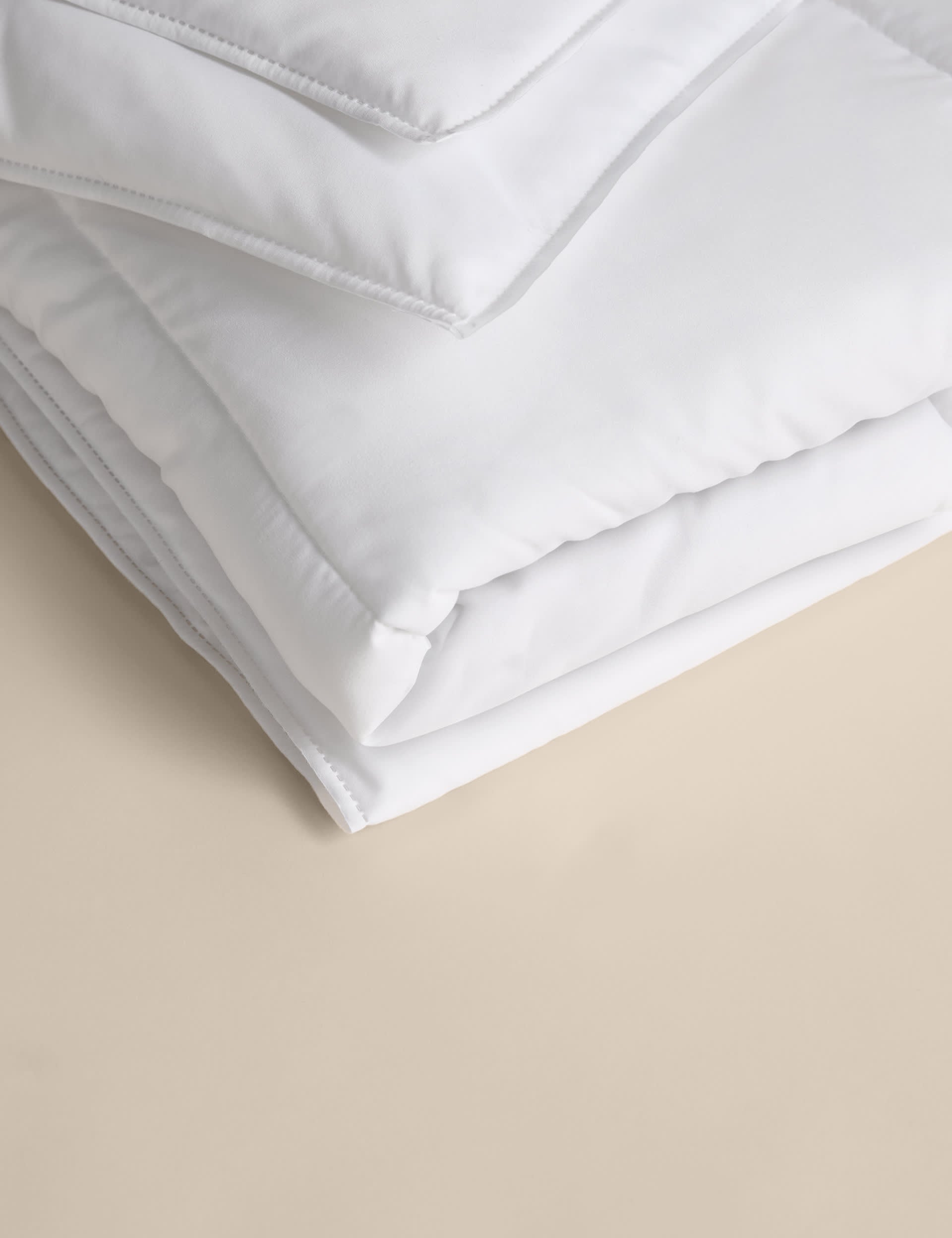 Smart Wash & Dry anti allergy 4.5 tog duvet, UK version