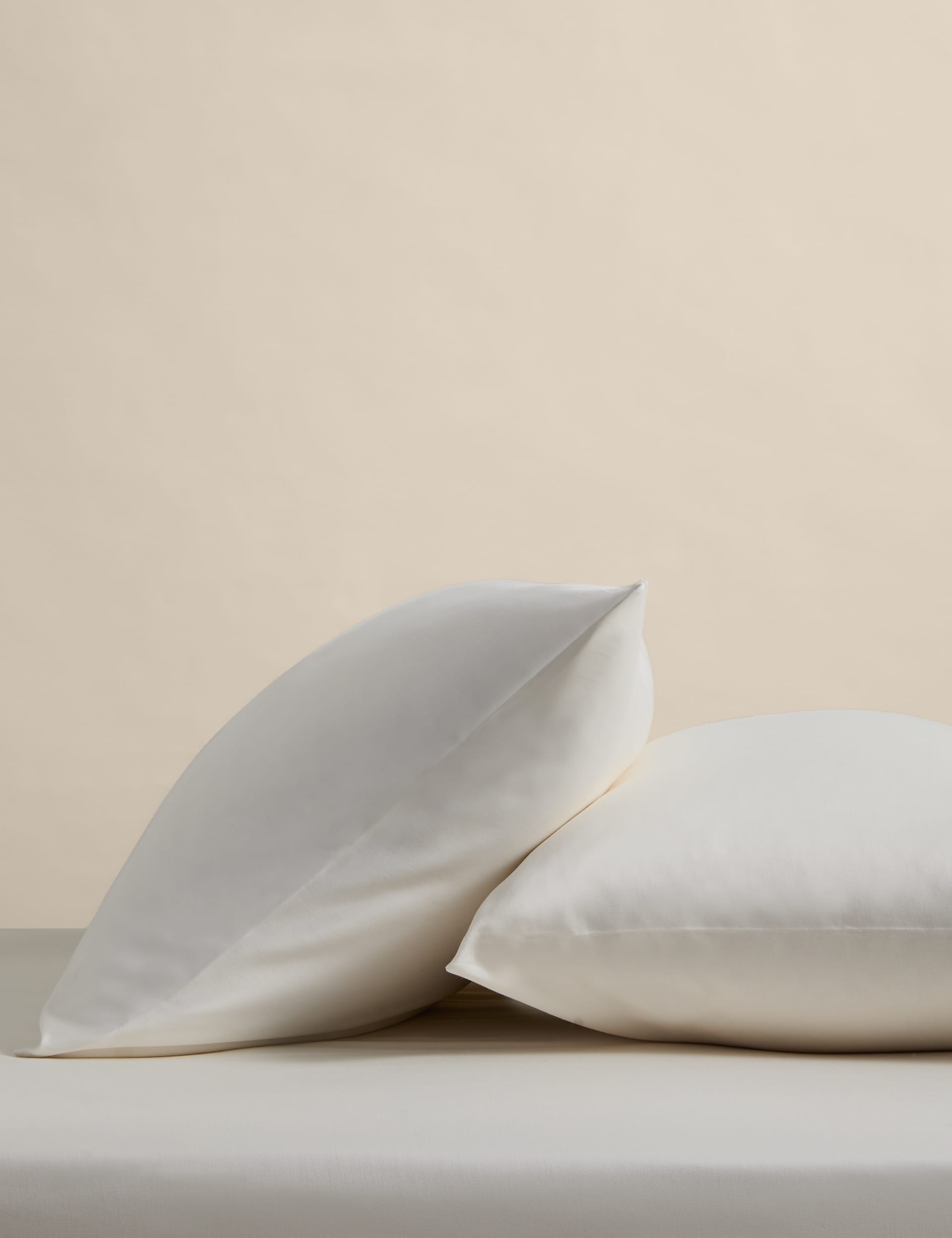 M&S 2 Pack Egyptian Cotton 400 Thread Count Silky Pillowcases