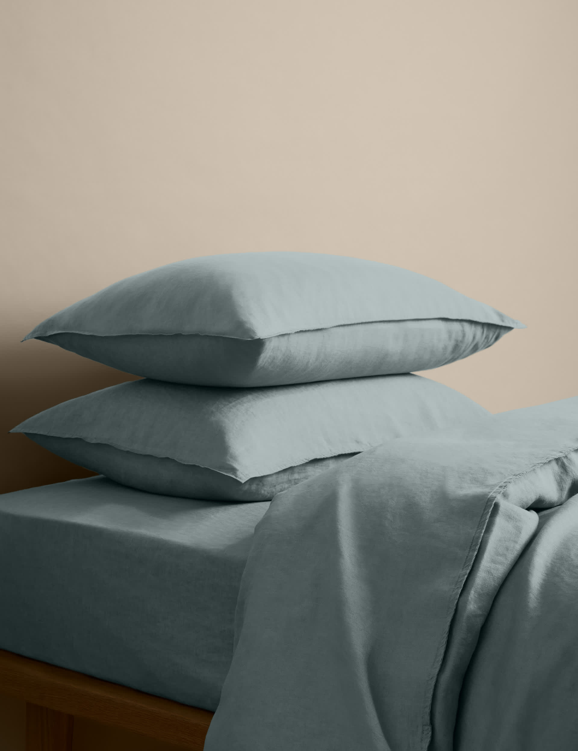 Pure linen bedding set with duvet cover and pillowcase - British product