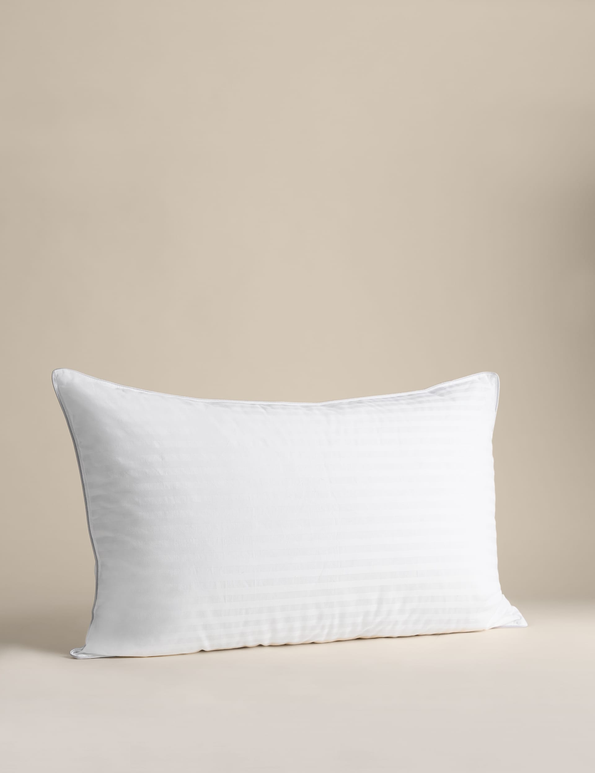 Hungarian goose down medium pillow, UK version