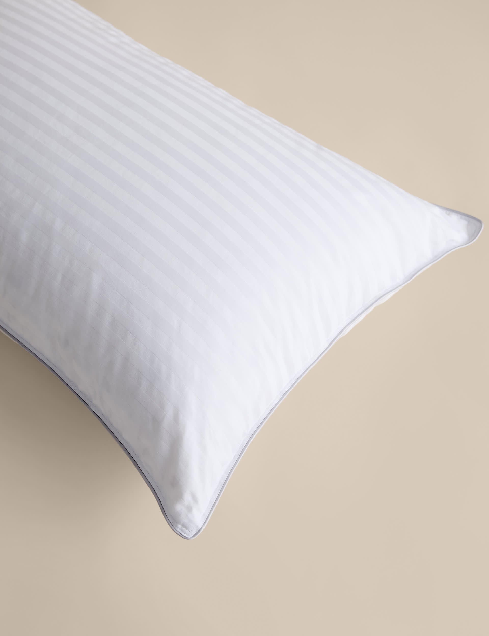 Hungarian goose down medium pillow, UK version