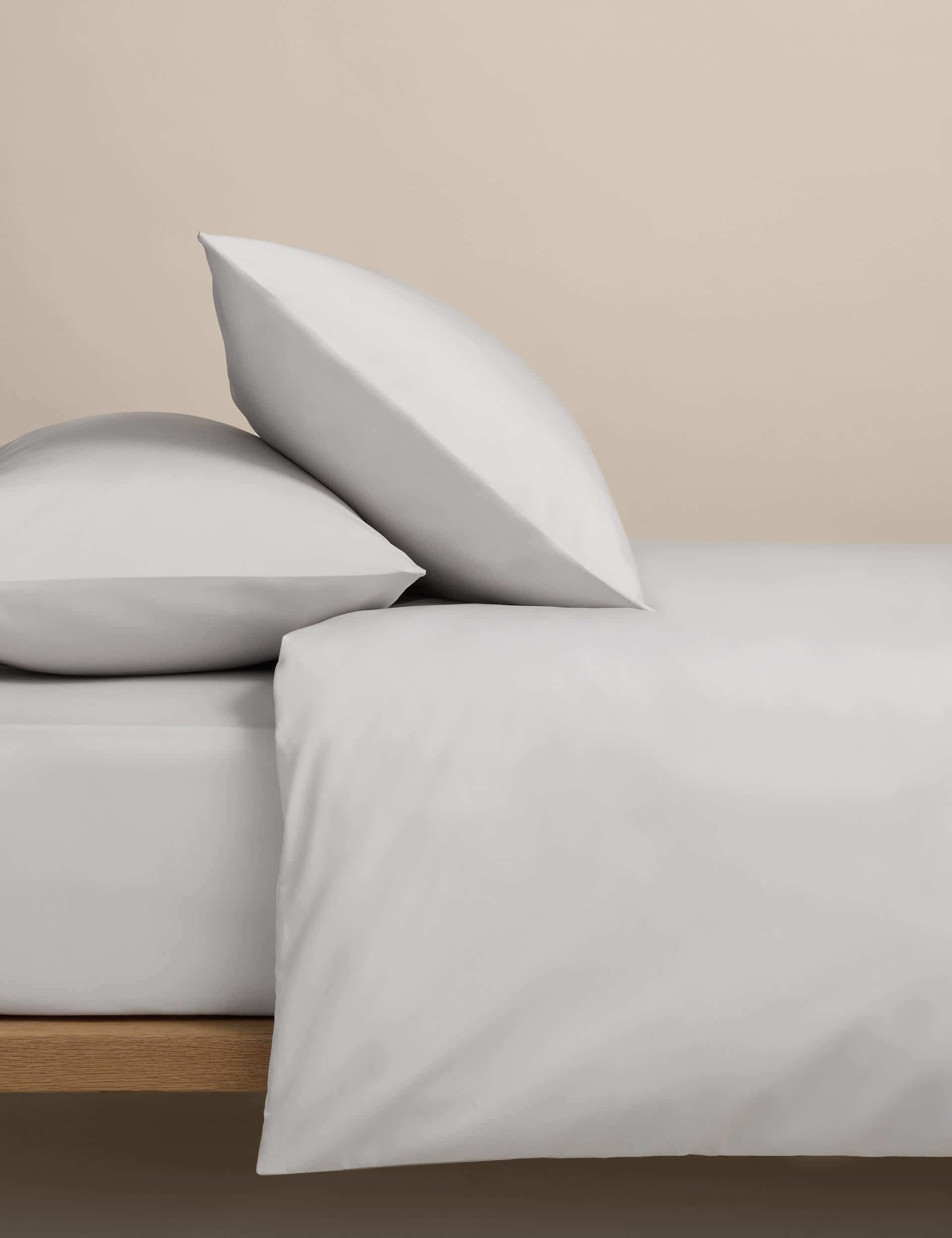 400 thread count Egyptian cotton bedding set, imported from the UK