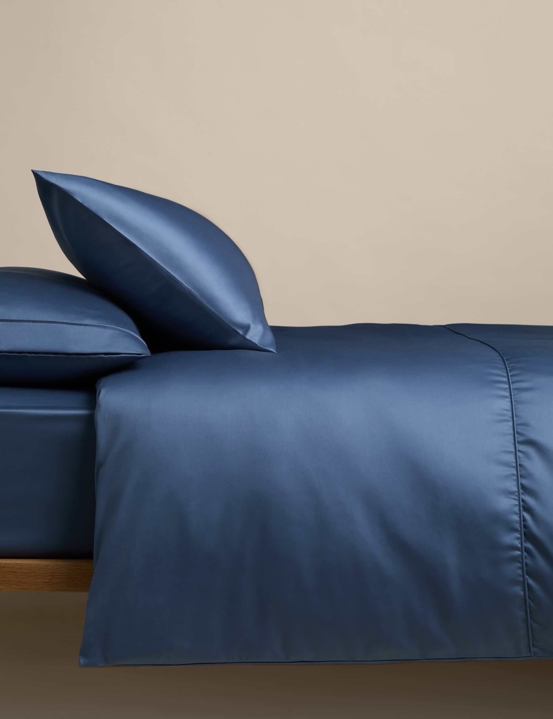Egyptian cotton sateen bedding set 230 thread count, imported from the UK