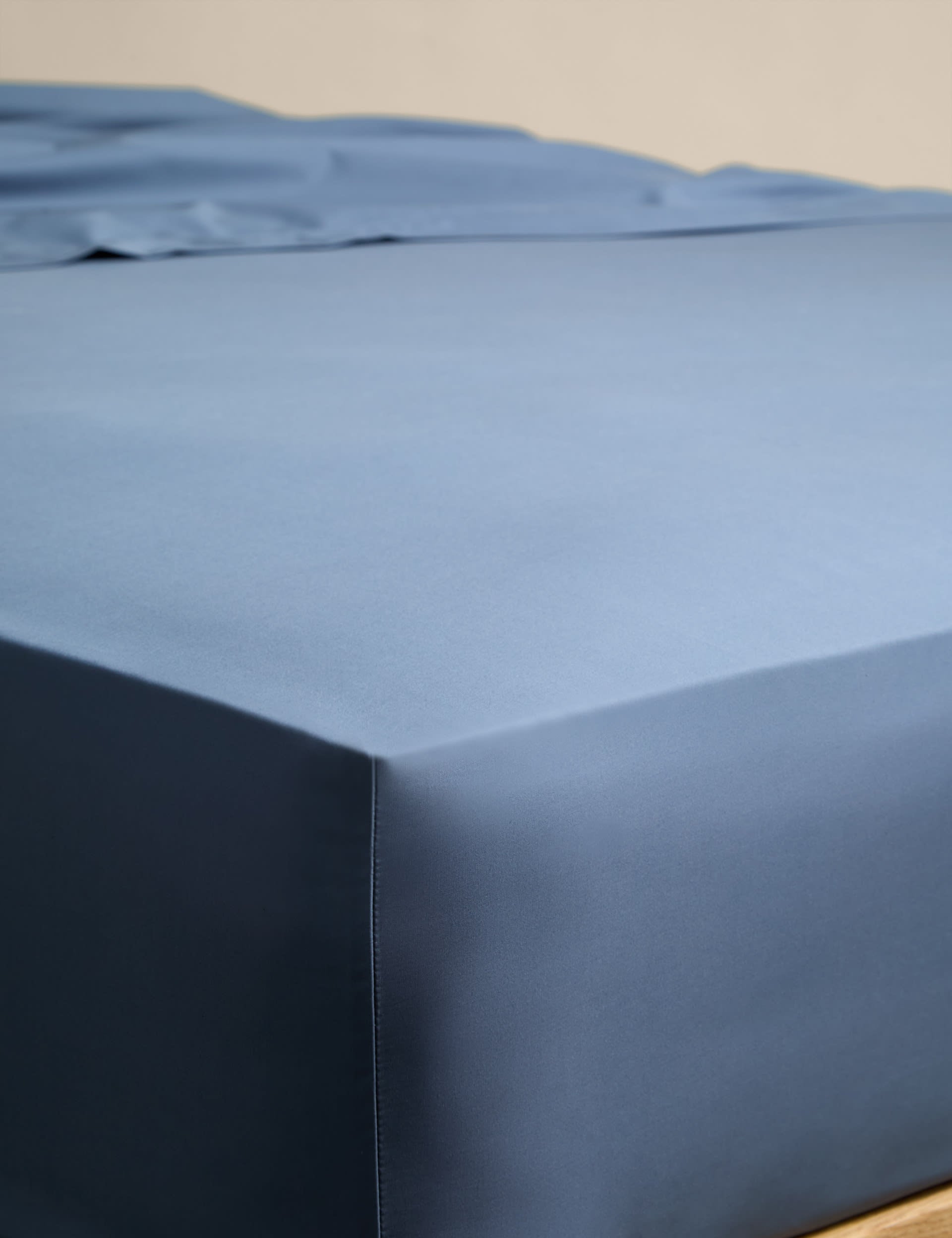 Egyptian Cotton 230 Thread Count Crisp Fitted Sheet