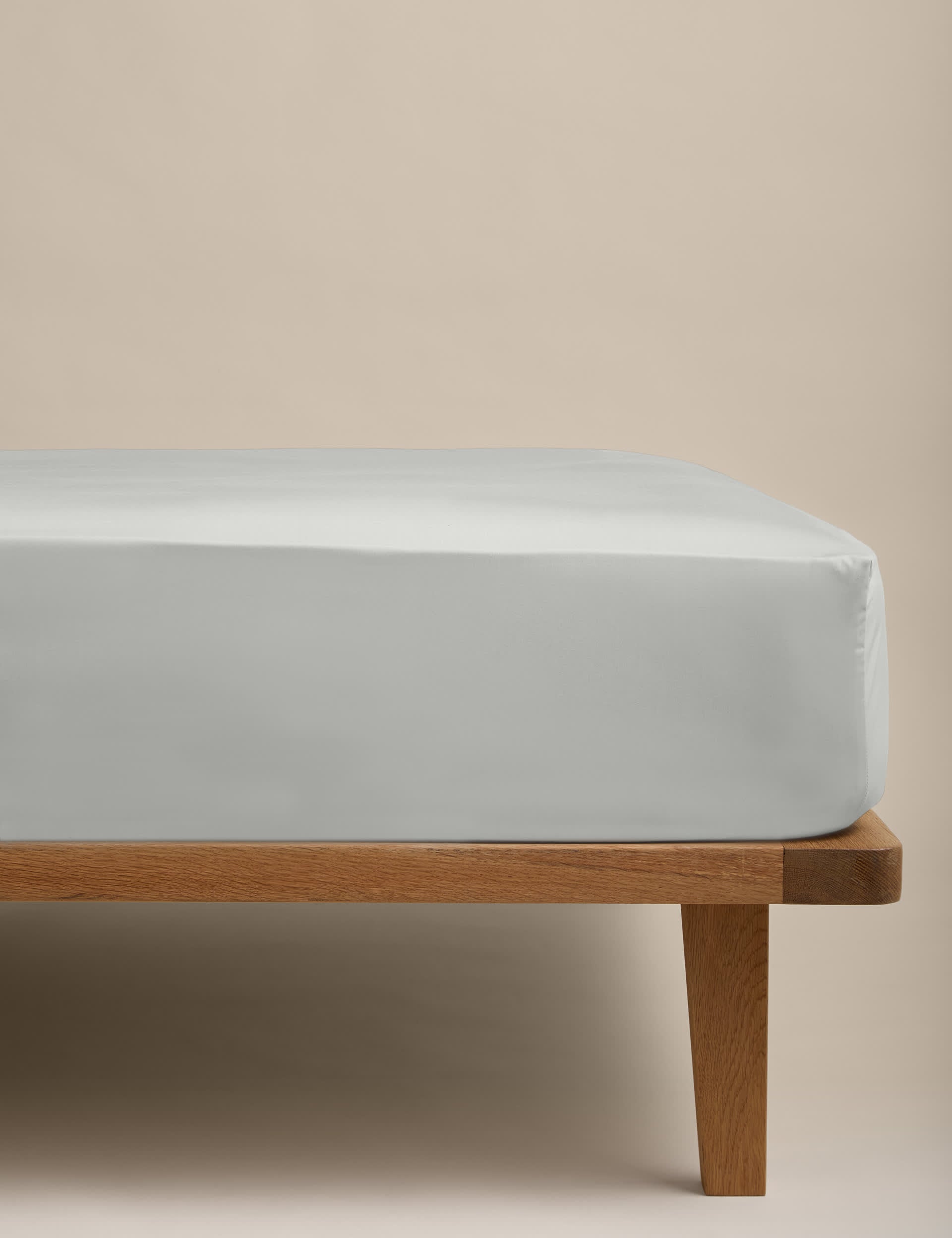 Egyptian Cotton 230 Thread Count Crisp Fitted Sheet