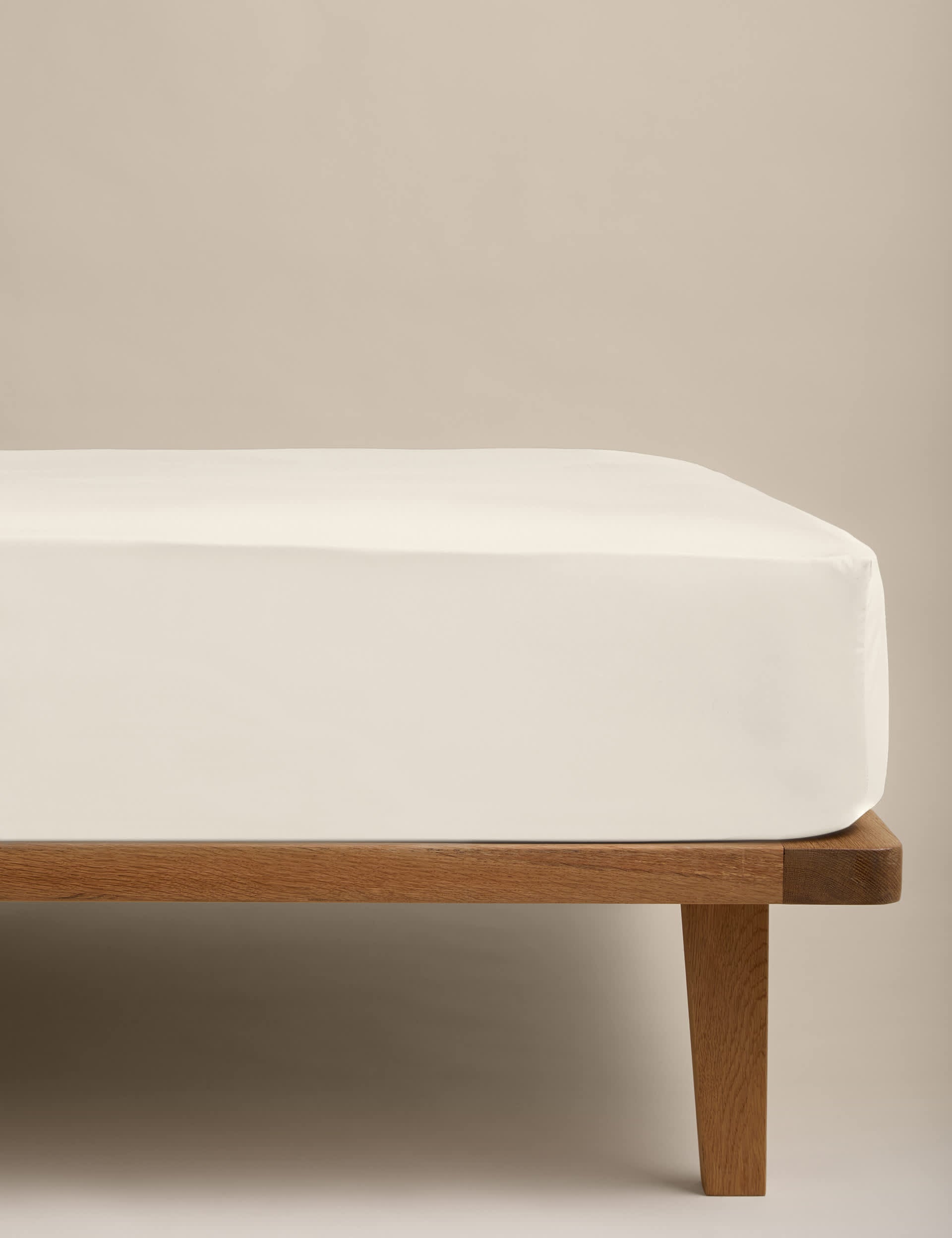 Egyptian Cotton 230 Thread Count Crisp Fitted Sheet