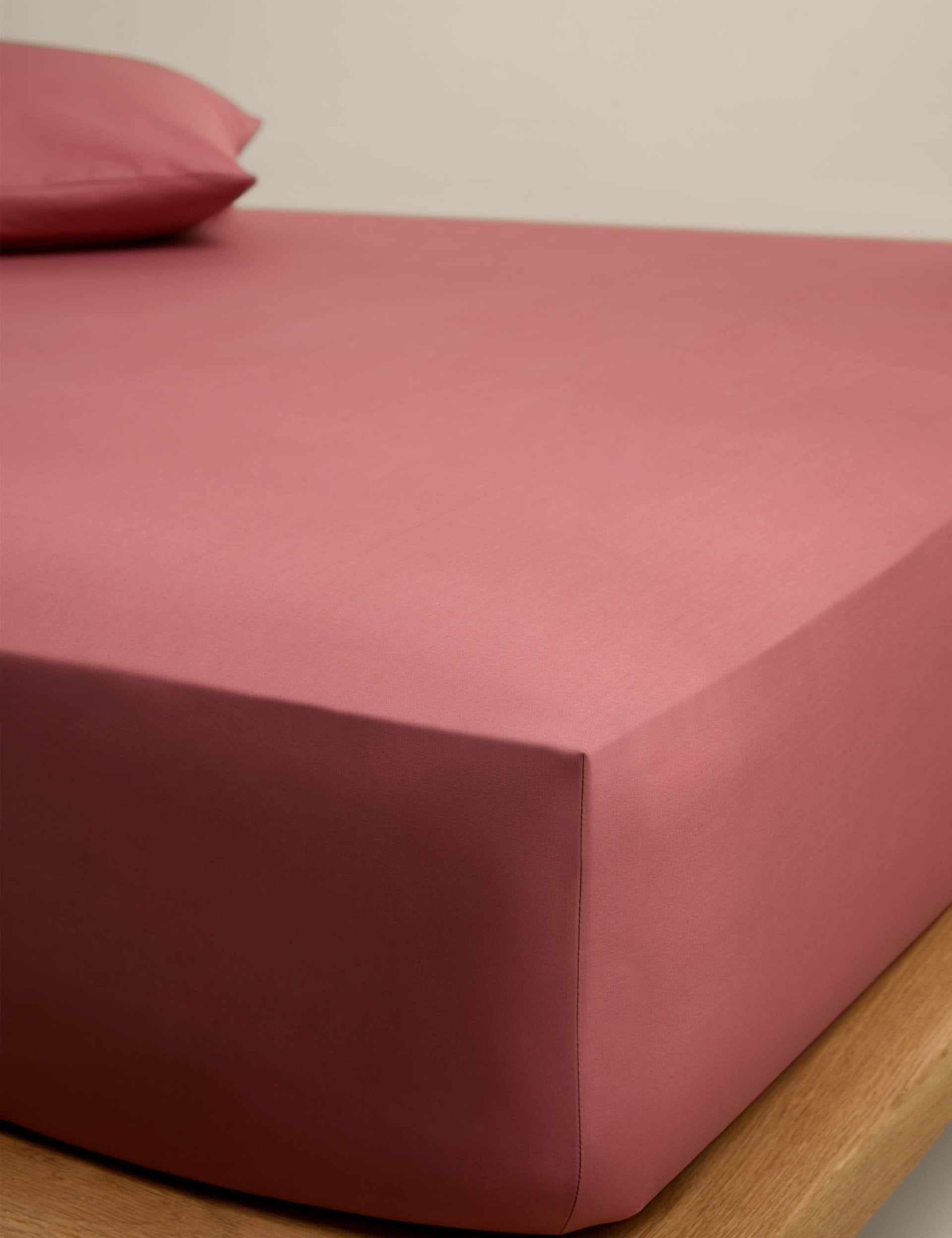 Egyptian Cotton 230 Thread Count Crisp Fitted Sheet