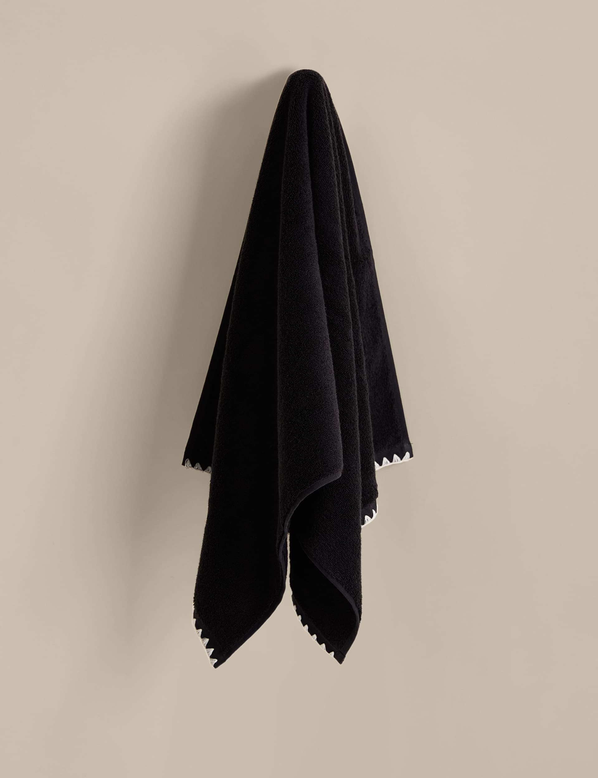 Egyptian cotton blanket stitch towel 650 GSM - British product