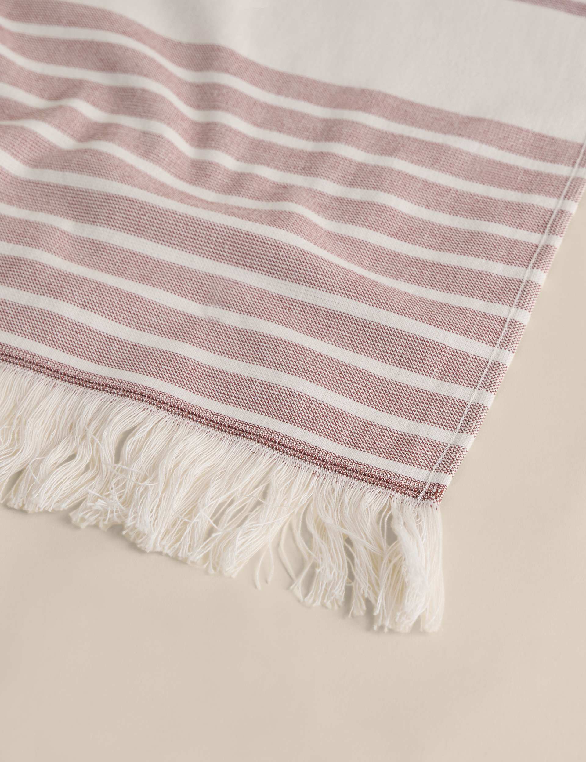 Pure cotton hammam beach towel with tasselled trims - British product