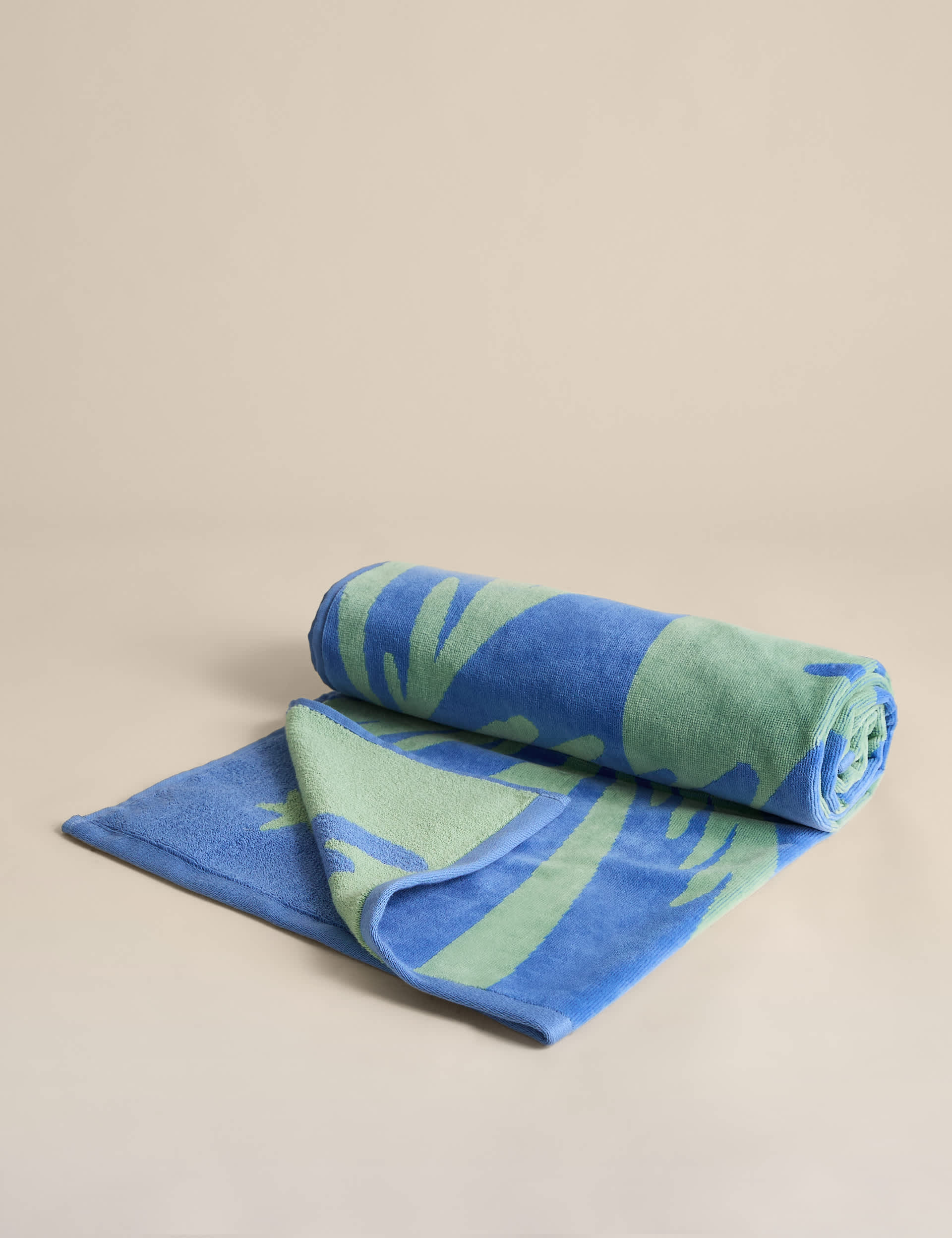 Pure cotton palm tree beach towel 152cm long - British product