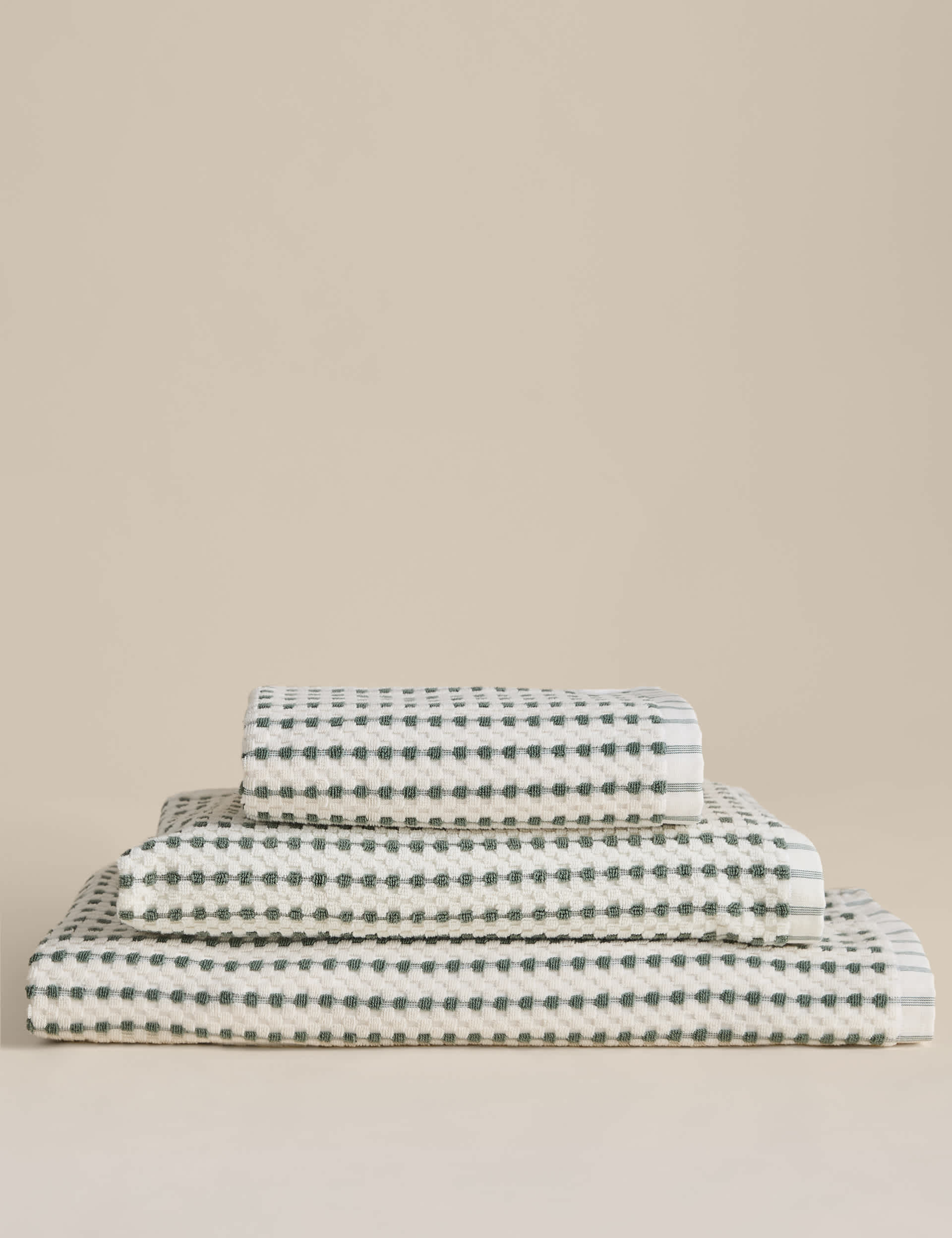Pure cotton spotty striped towel 500 GSM - British product