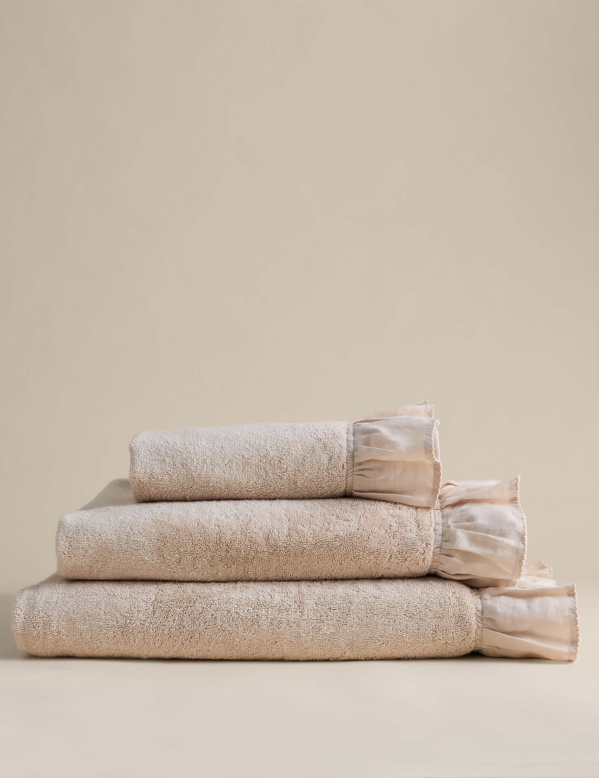 Pure cotton ruffle towel with linen border 600gsm (British brand)