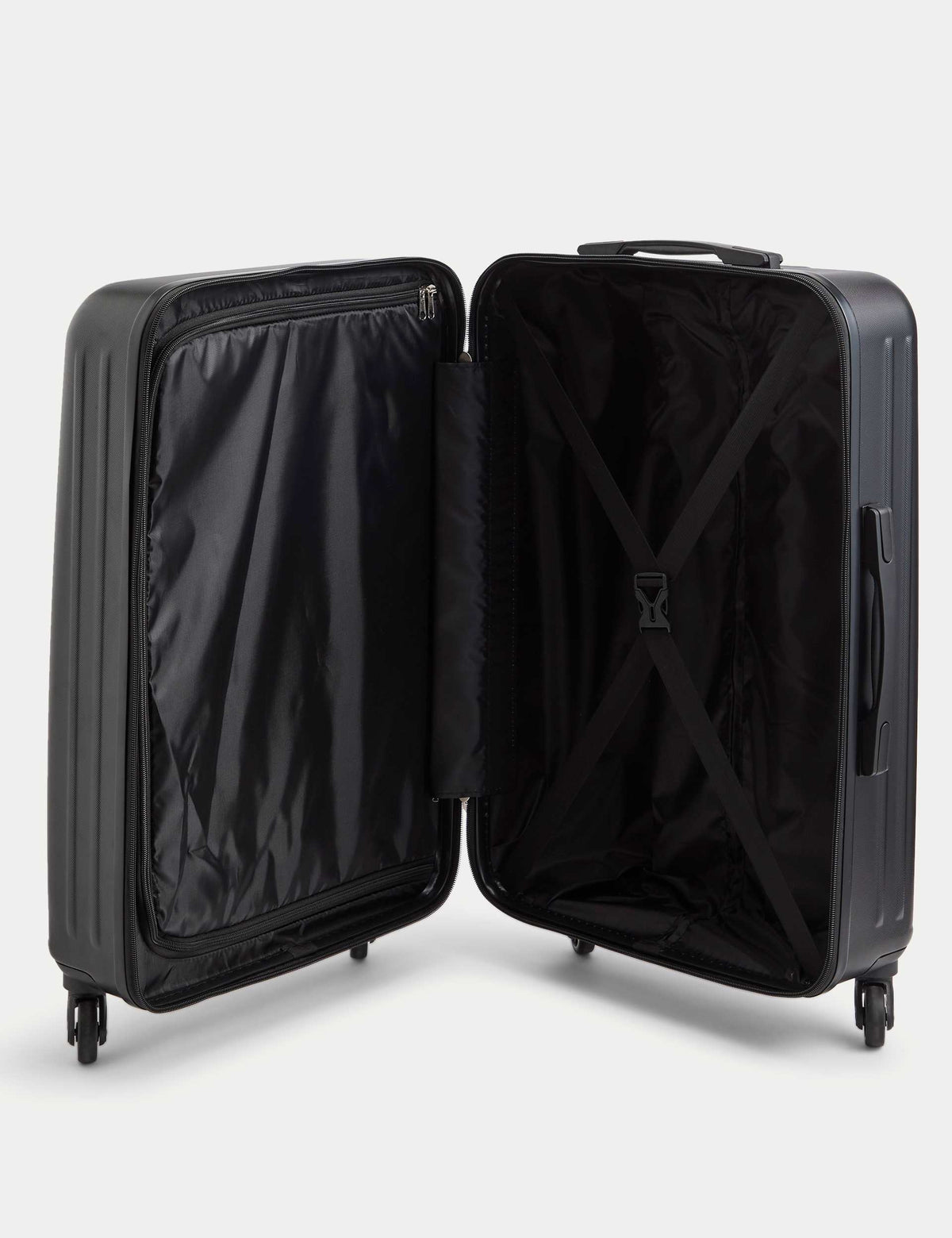 Vienna 4 wheel hard shell medium suitcase (British brand)
