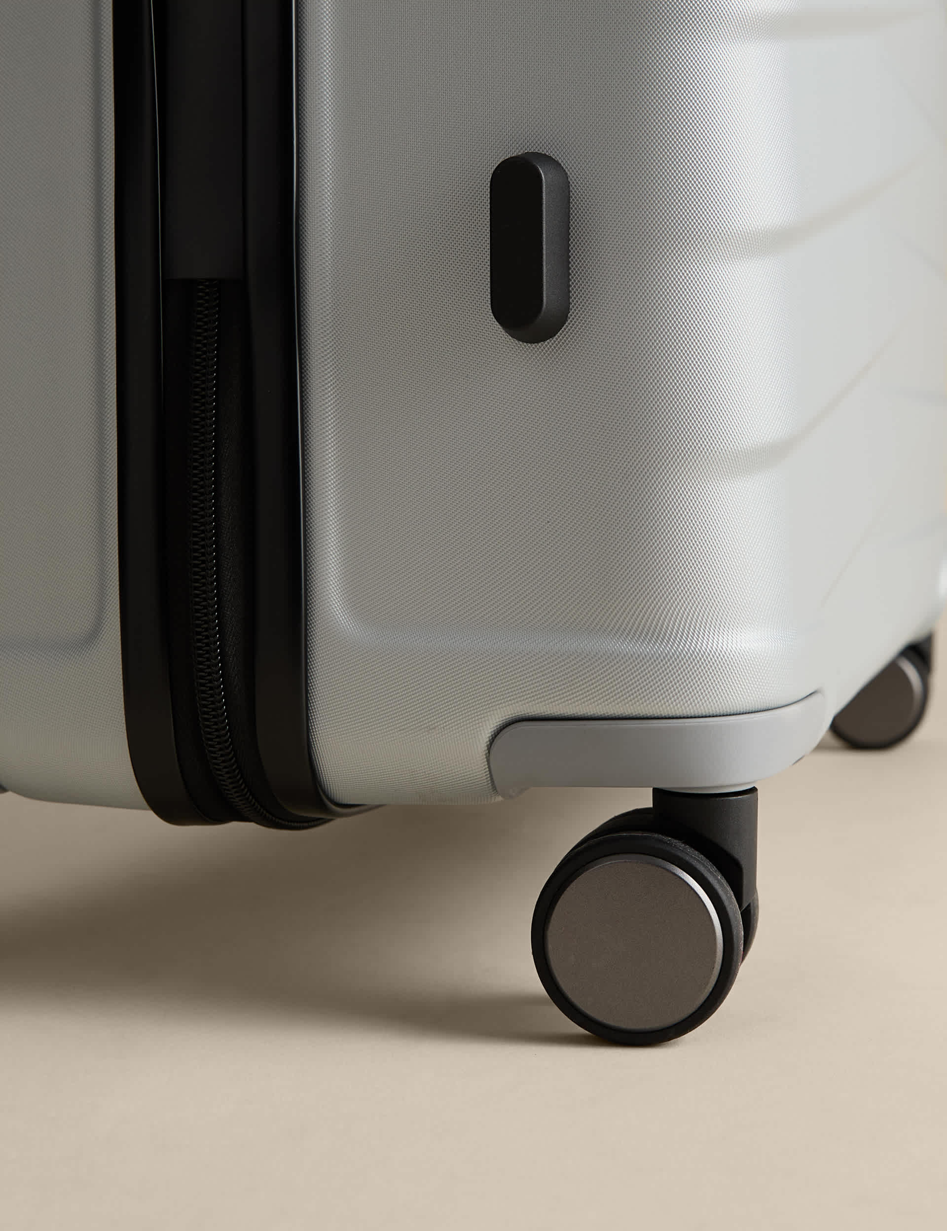 M&S Oslo 4 Wheel Hard Shell Large Suitcase