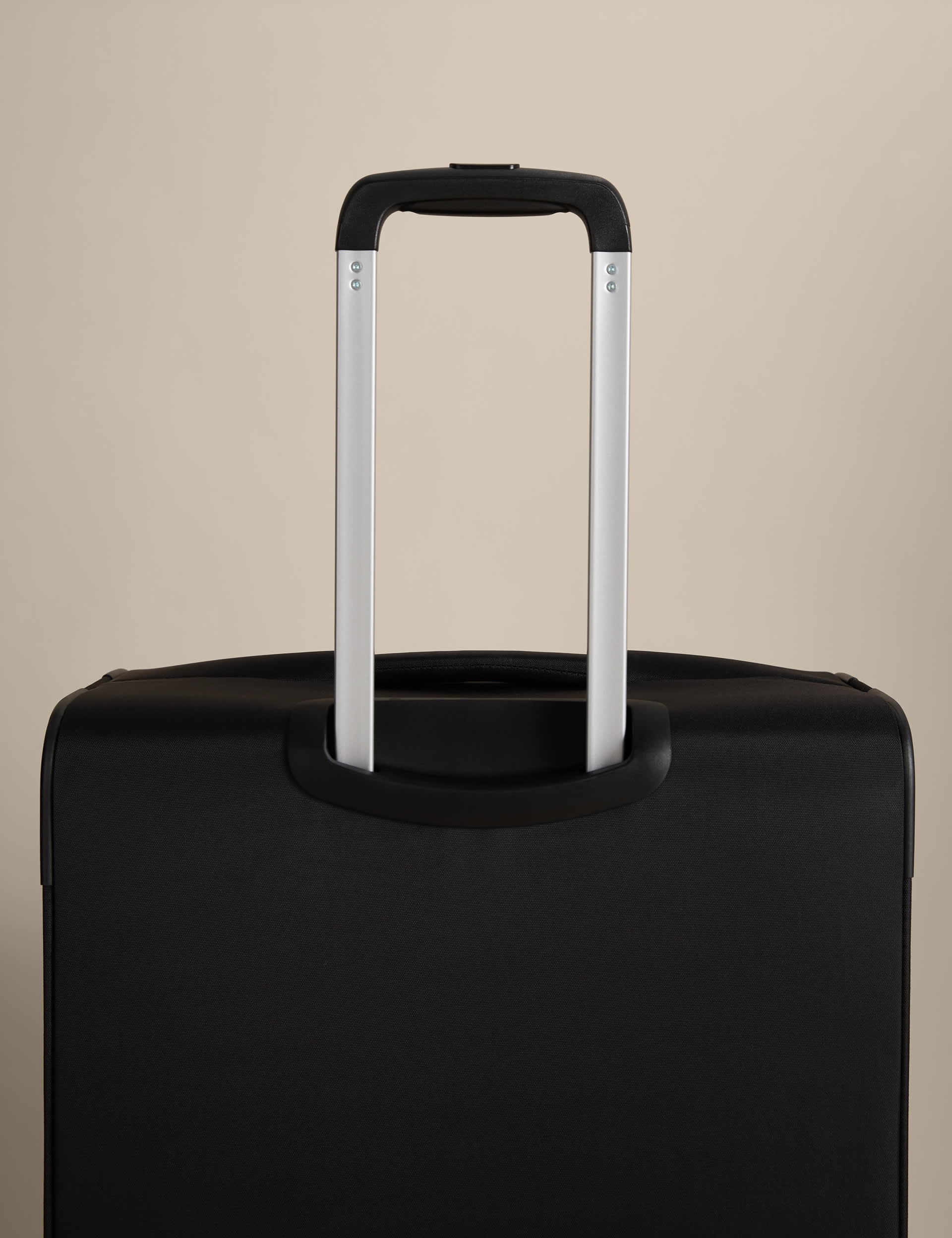 Valletta 4 wheel soft large suitcase (British brand)