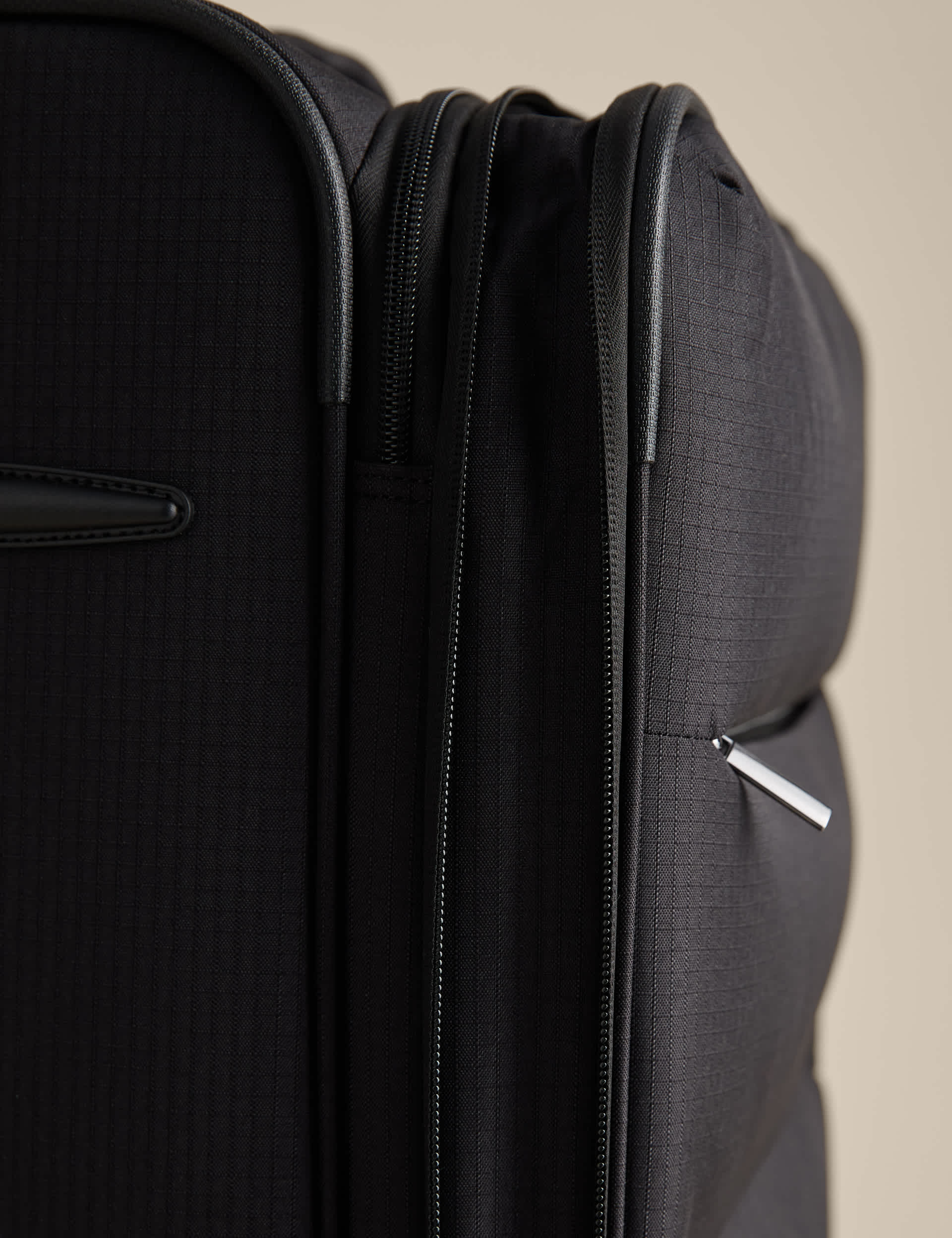 Geneva 4 Wheel Soft Medium Suitcase