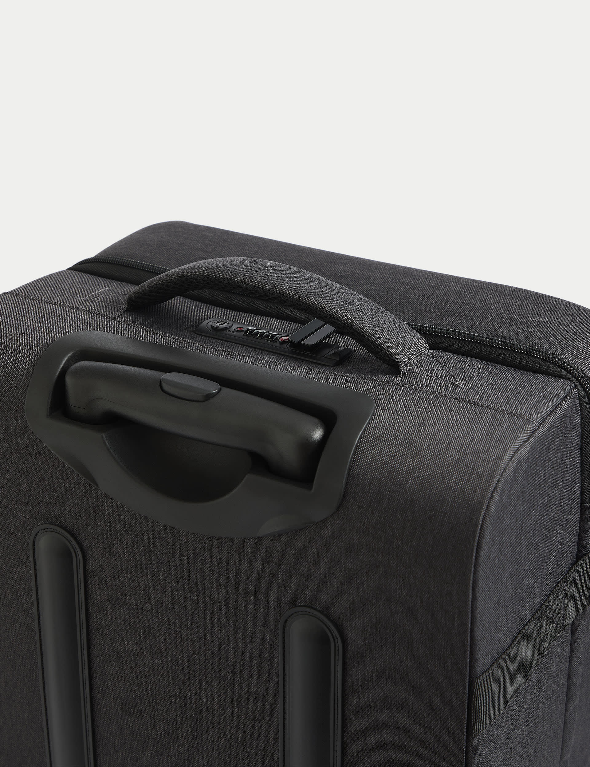 Banff Adventure 2 wheel soft medium suitcase 61 litres, UK version