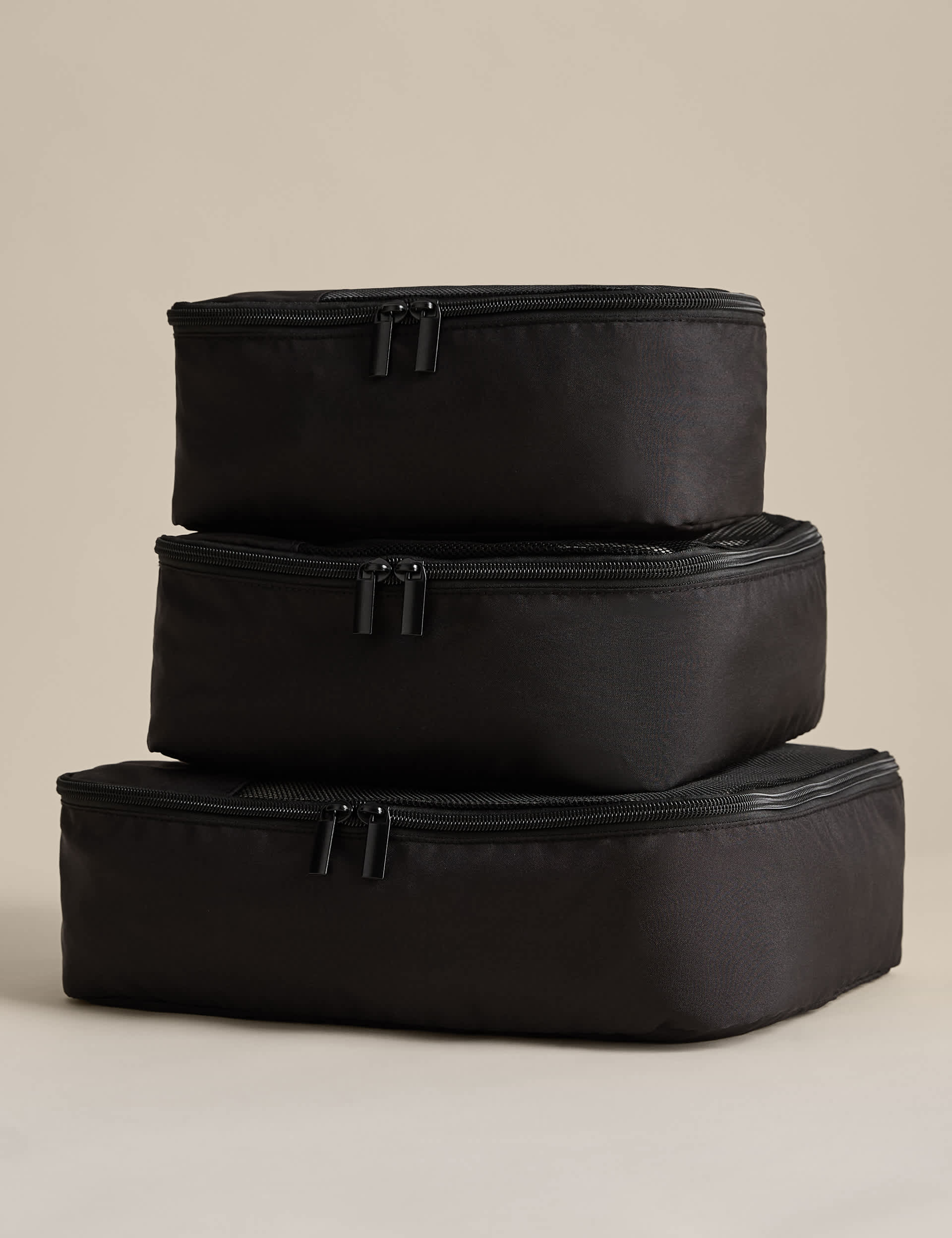 Packing cubes set with mesh tops in three sizes - British product