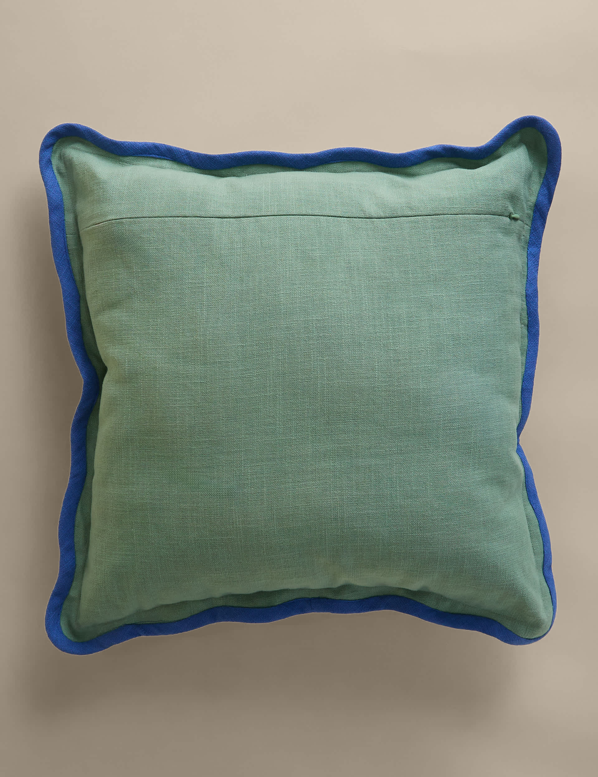 Dolce Vita bird design outdoor cushion 50x50cm, imported from the UK
