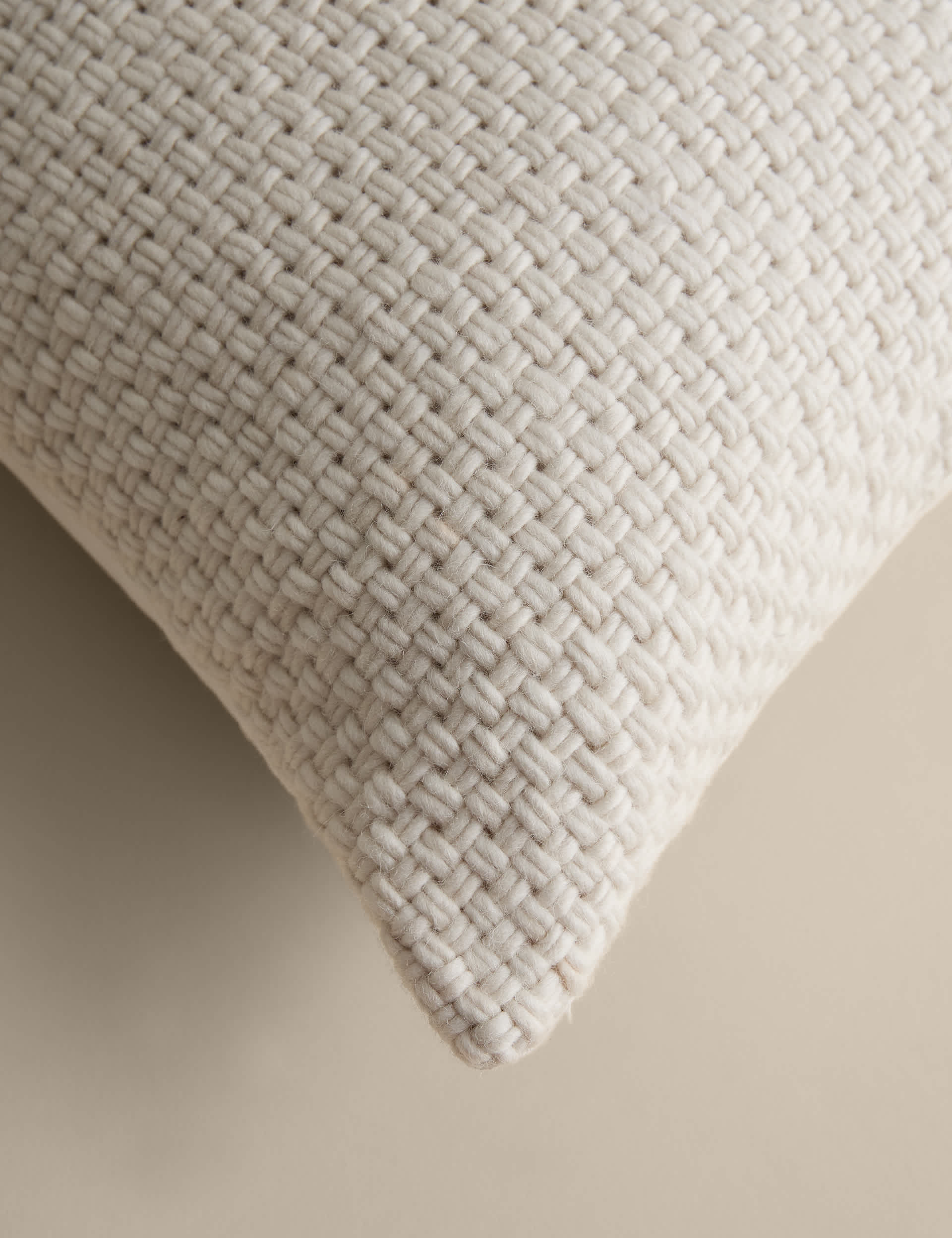 Pure wool basket weave cushion 50x50cm, UK version