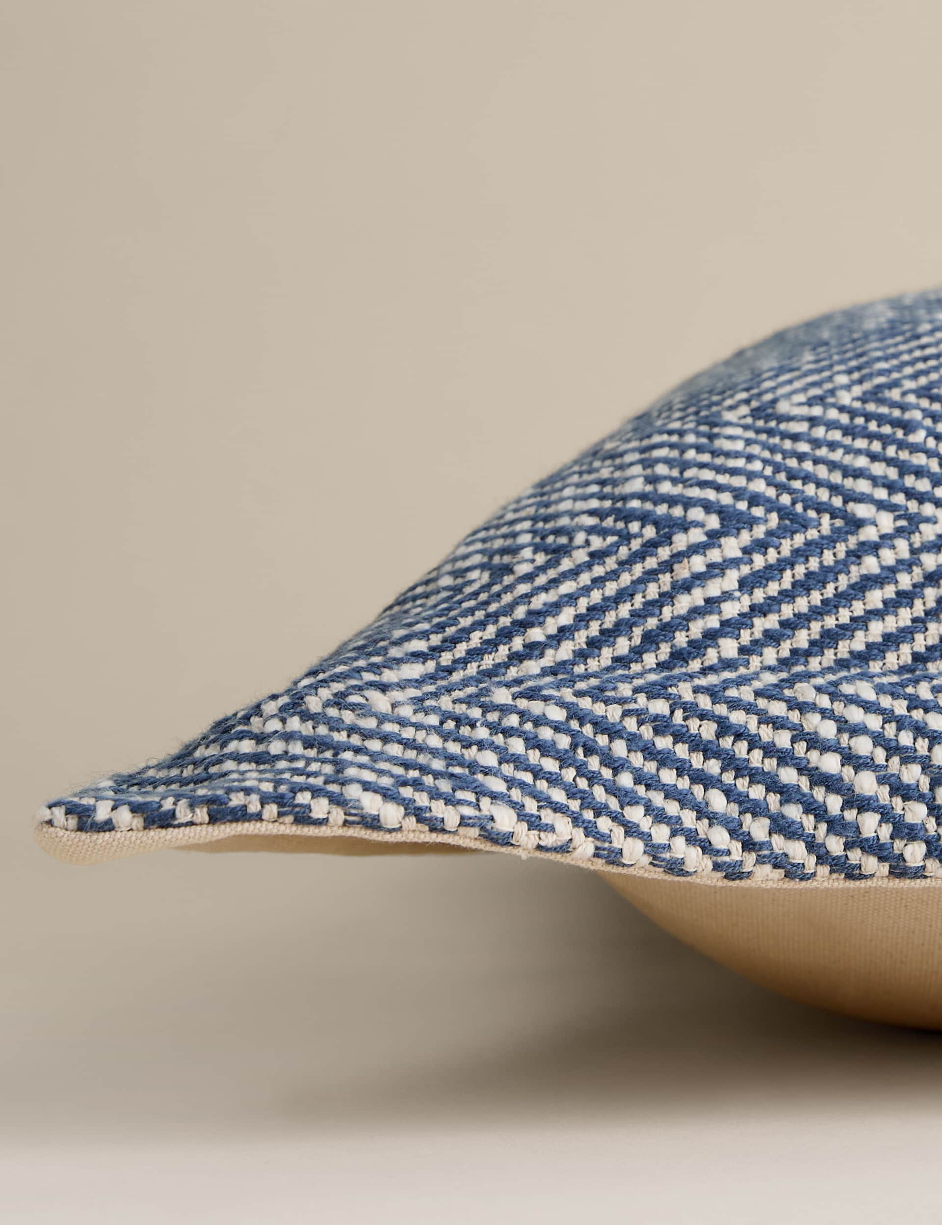 Herringbone cushion with Oxford border 50cm square, UK version