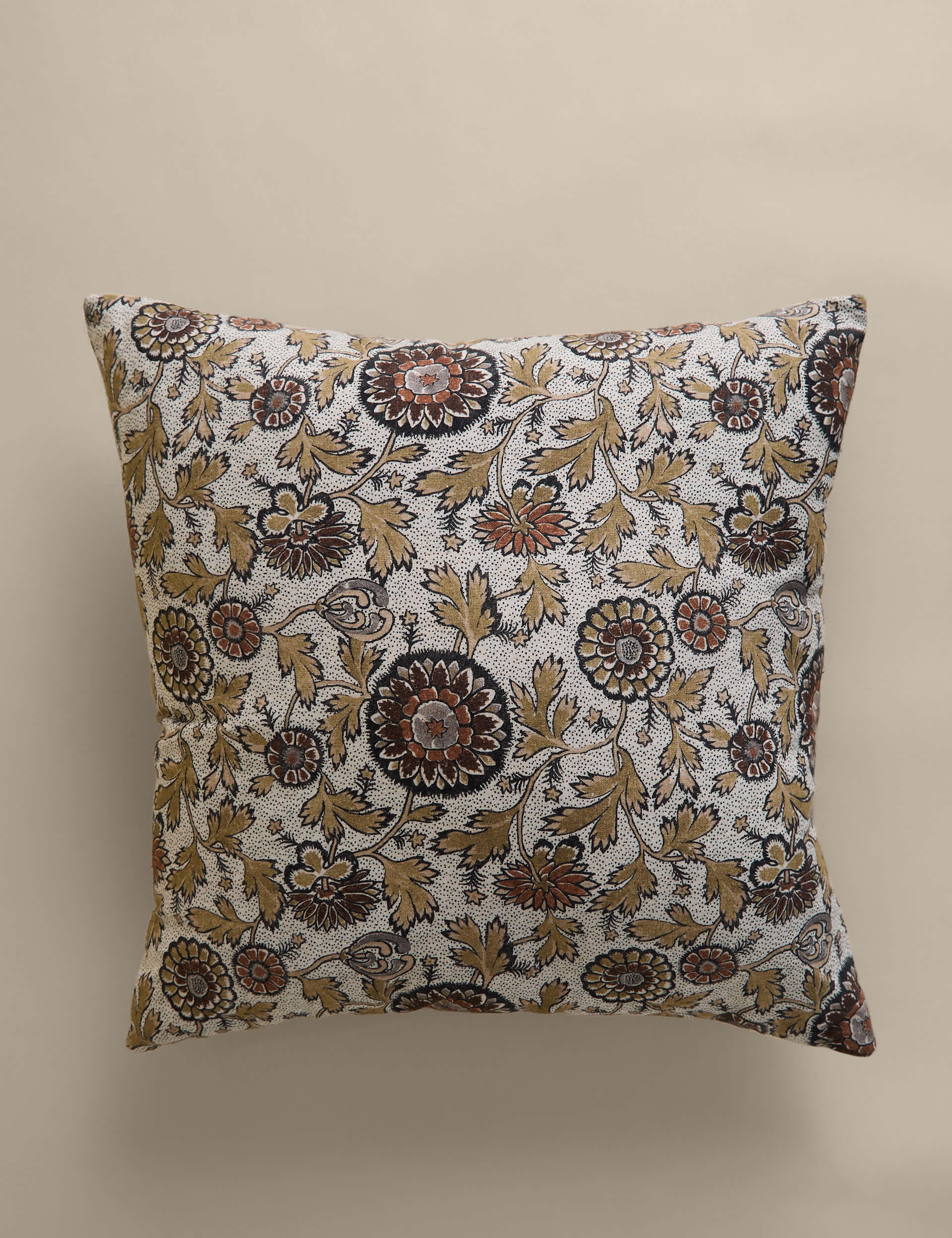 Floral cushion 50cm, UK version