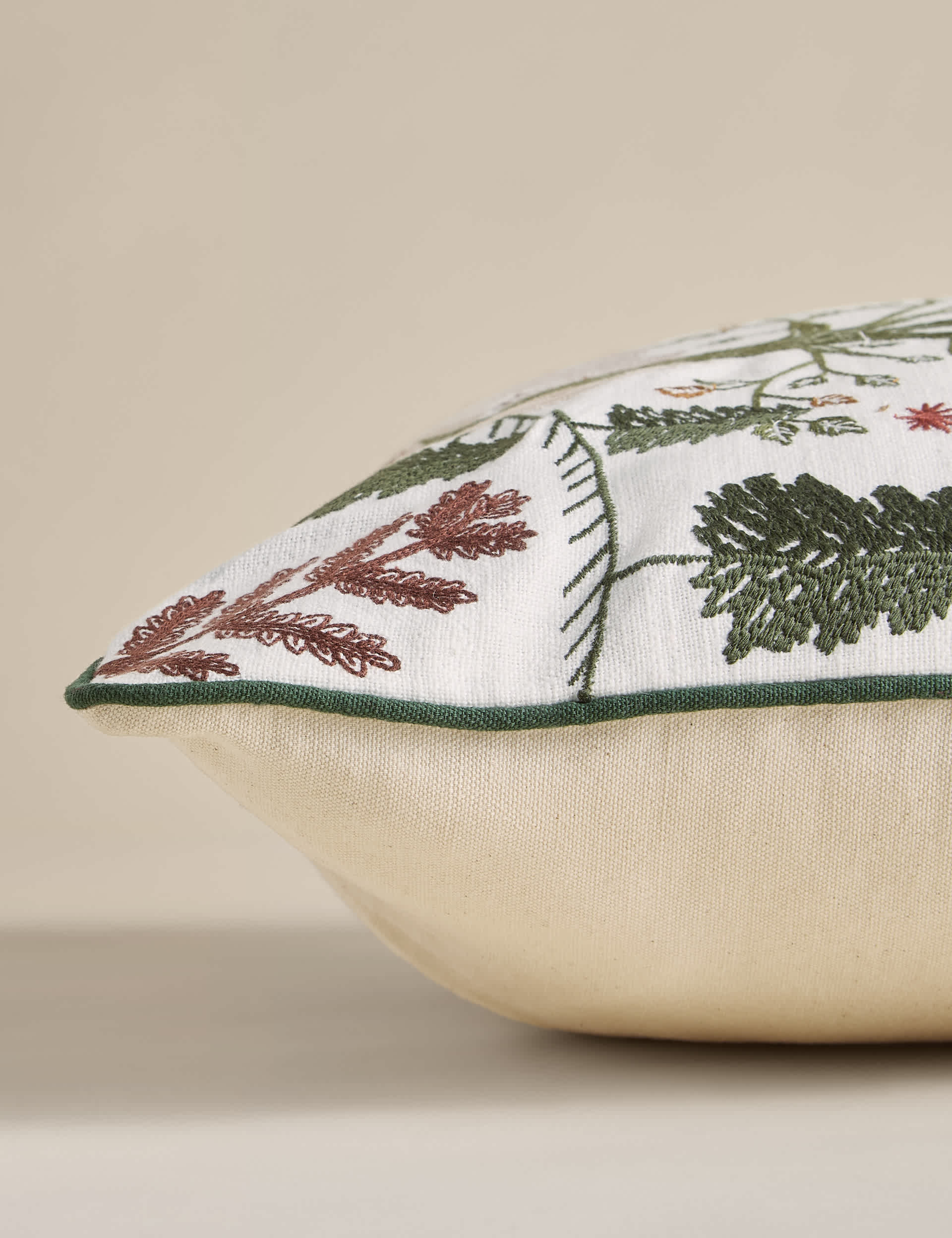 Woodland cushion pure cotton embroidered 50x50 cm (British brand)
