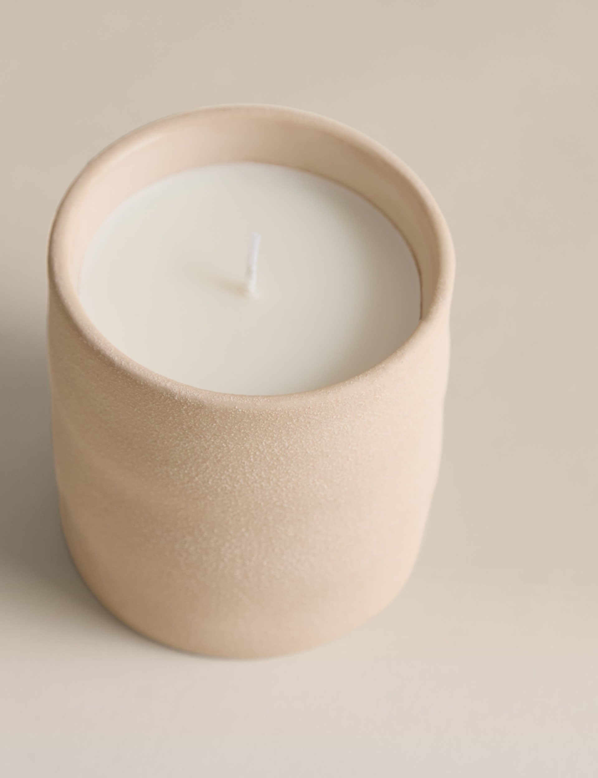 Cloud Ceramic Candle with marshmallow vanilla fragrance, imported from the UK
