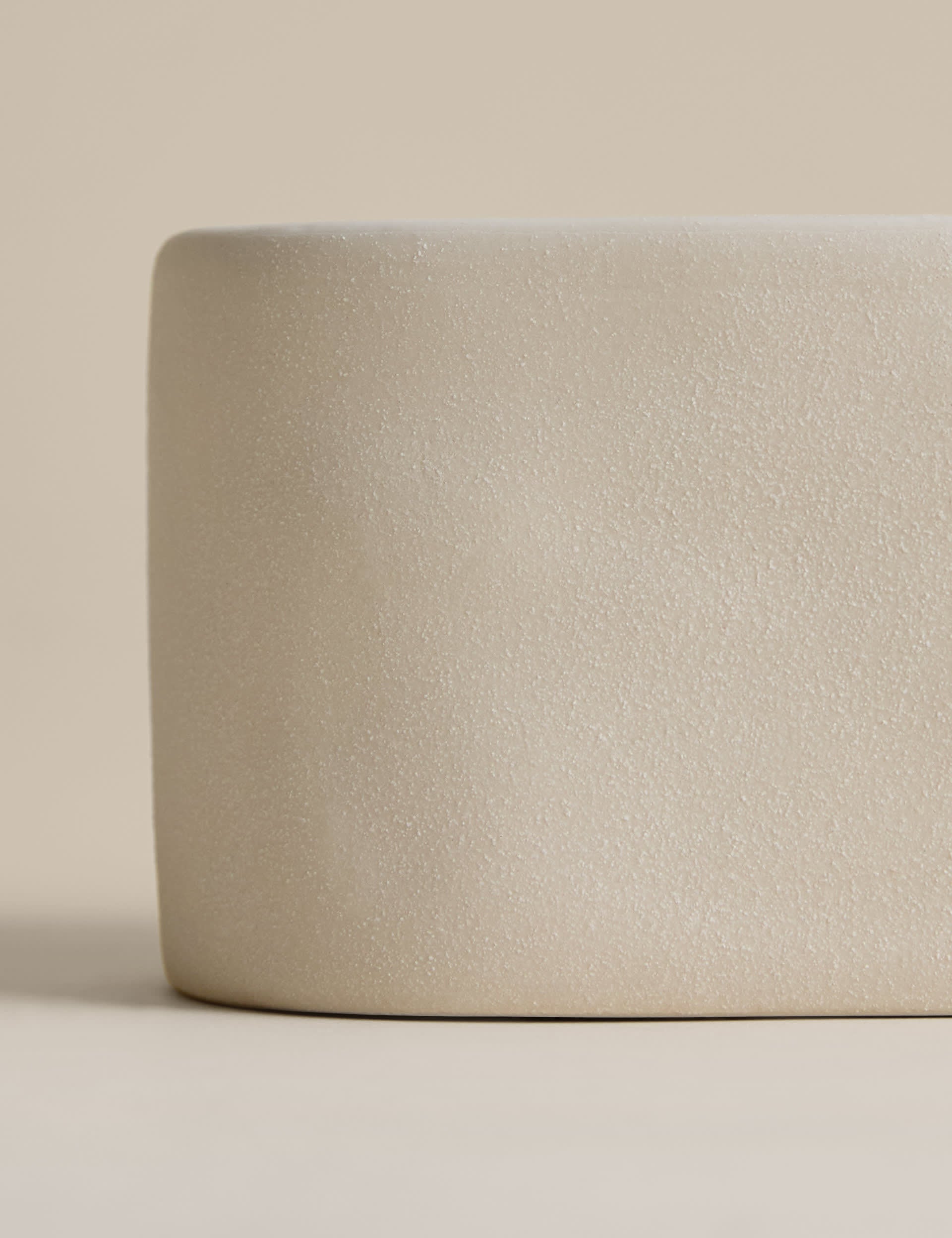 Air 3 wick candle in ceramic jar, imported from the UK