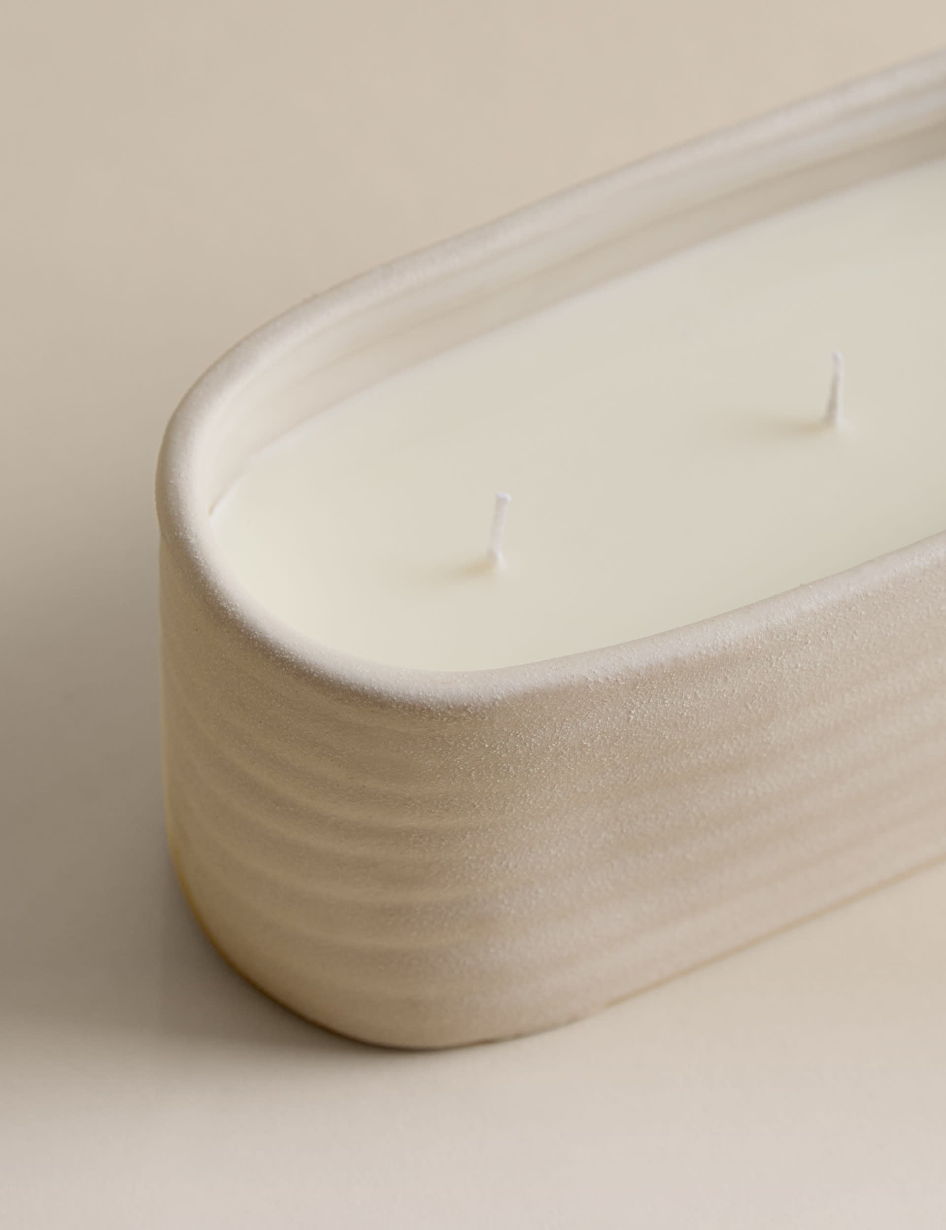Bed 3 Wick Candle (British brand)