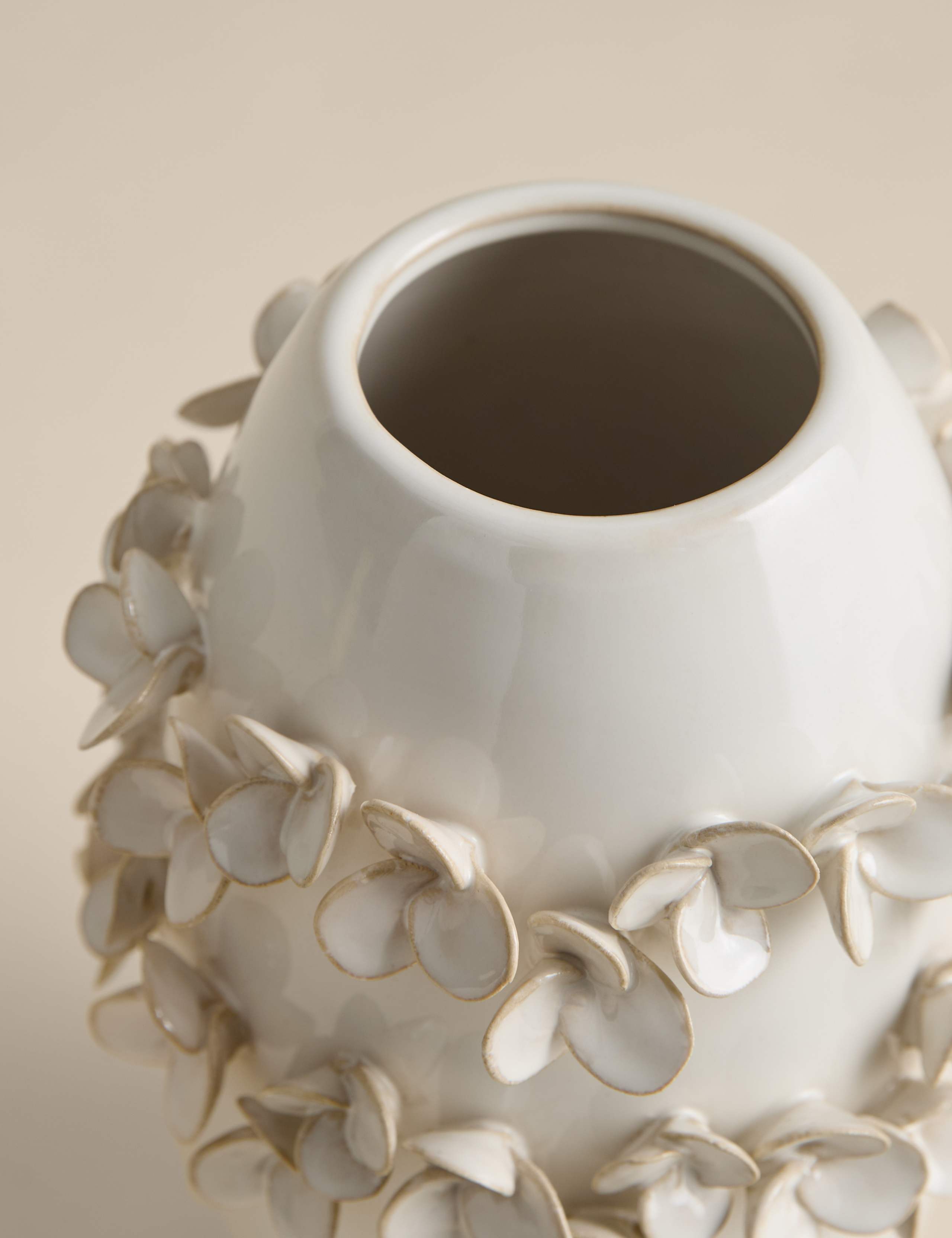 Petal ceramic vase with hand-shaped petals (British brand)