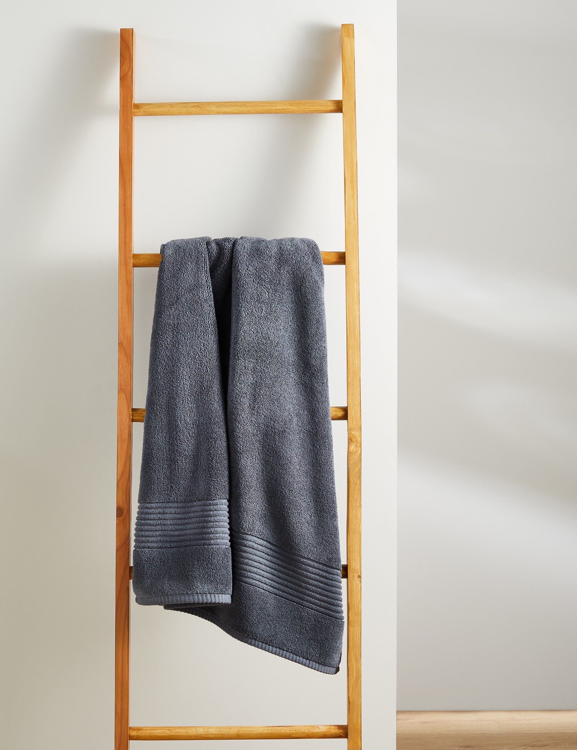 Plush Egyptian cotton bath towel, imported from the UK